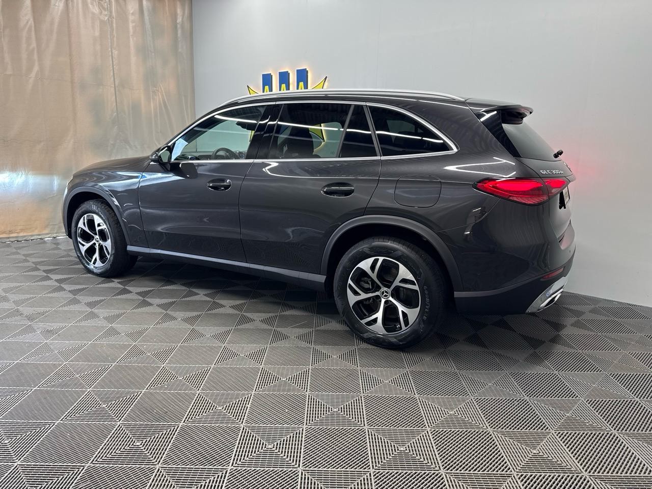 MERCEDES-BENZ GLC 300 de 4Matic EQ Star 9G-Tronic-showroom-element-1