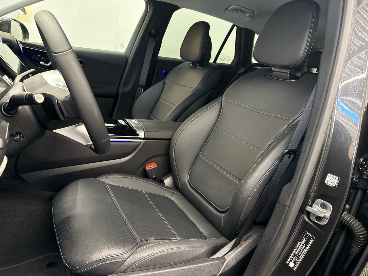 MERCEDES-BENZ GLC 300 de 4Matic EQ Star 9G-Tronic-showroom-element-3