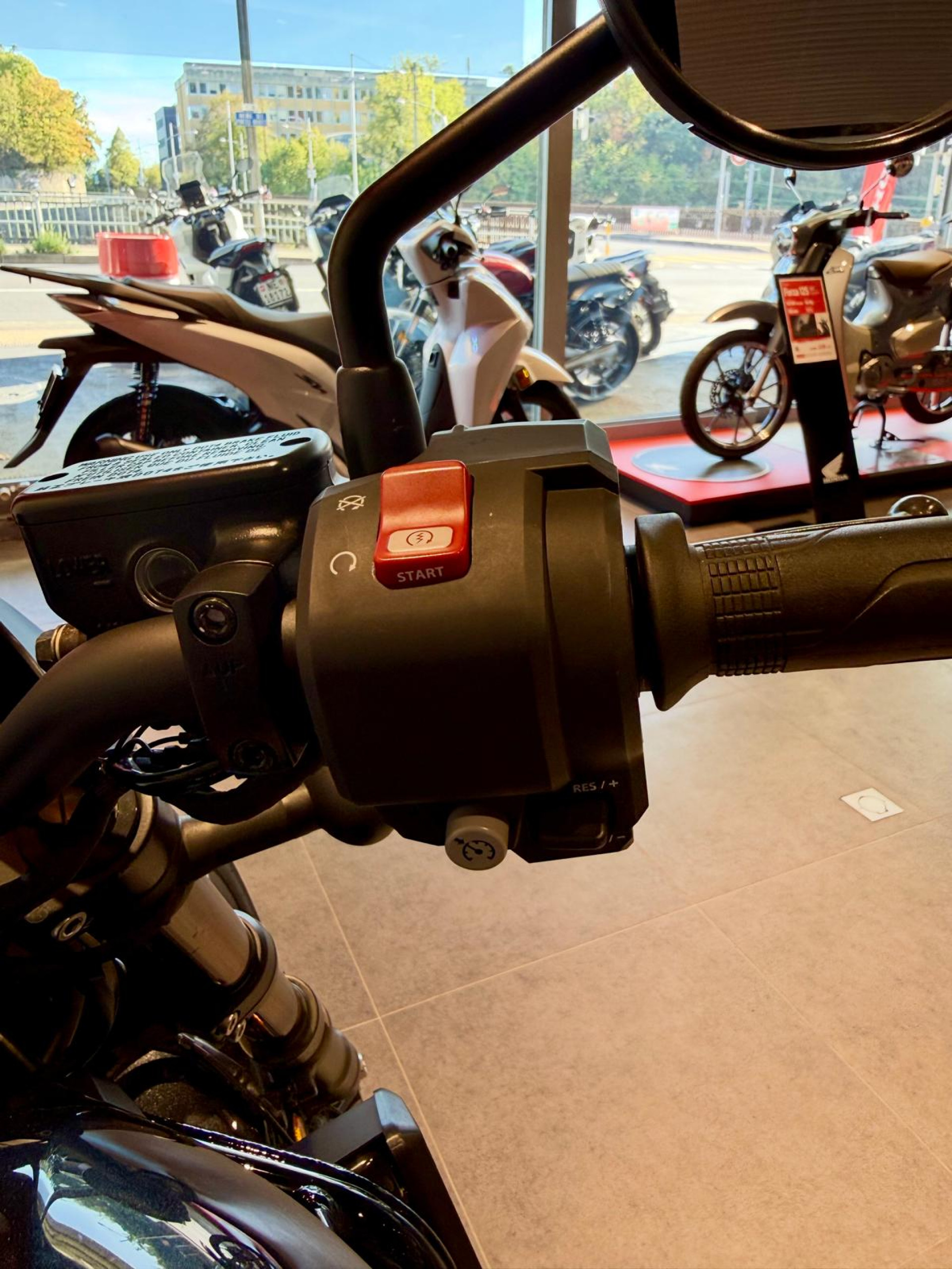 HONDA CMX 1100 Rebel-image-4