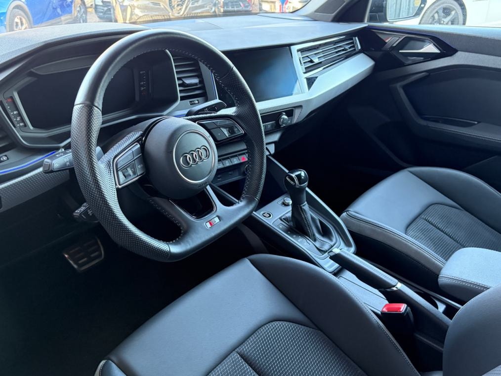 AUDI A1 City Carver 35 TFSI S line-showroom-element-3