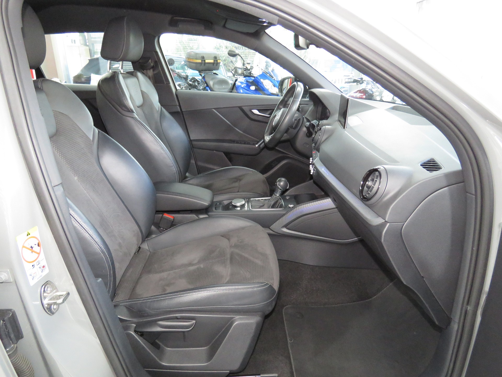 AUDI Q2 2.0 TDI Edition # 1 Quattro S-tronic (Automat)-image-11
