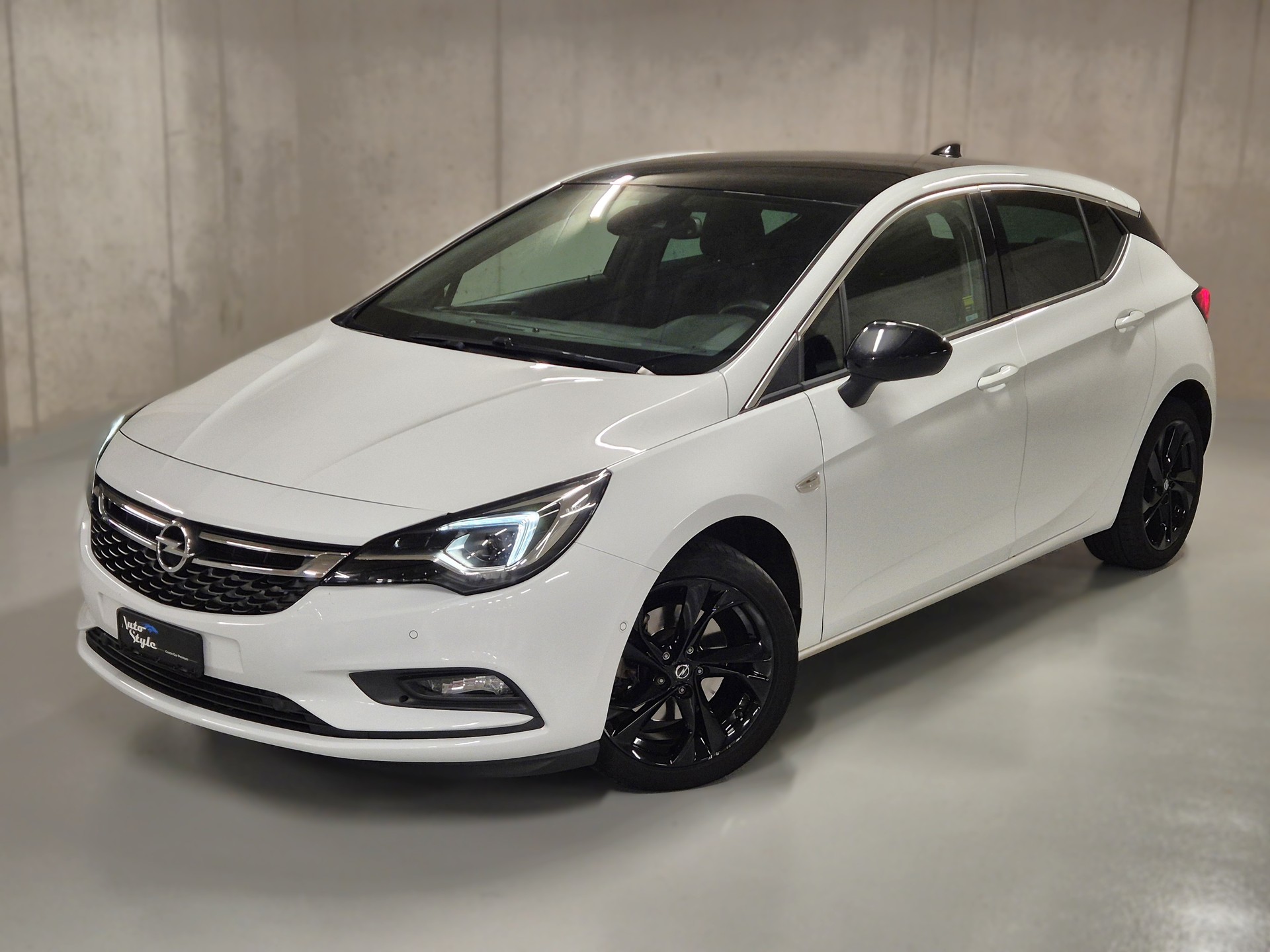 OPEL Astra 1.6i Turbo Black Roof Automatic-showroom-element-2