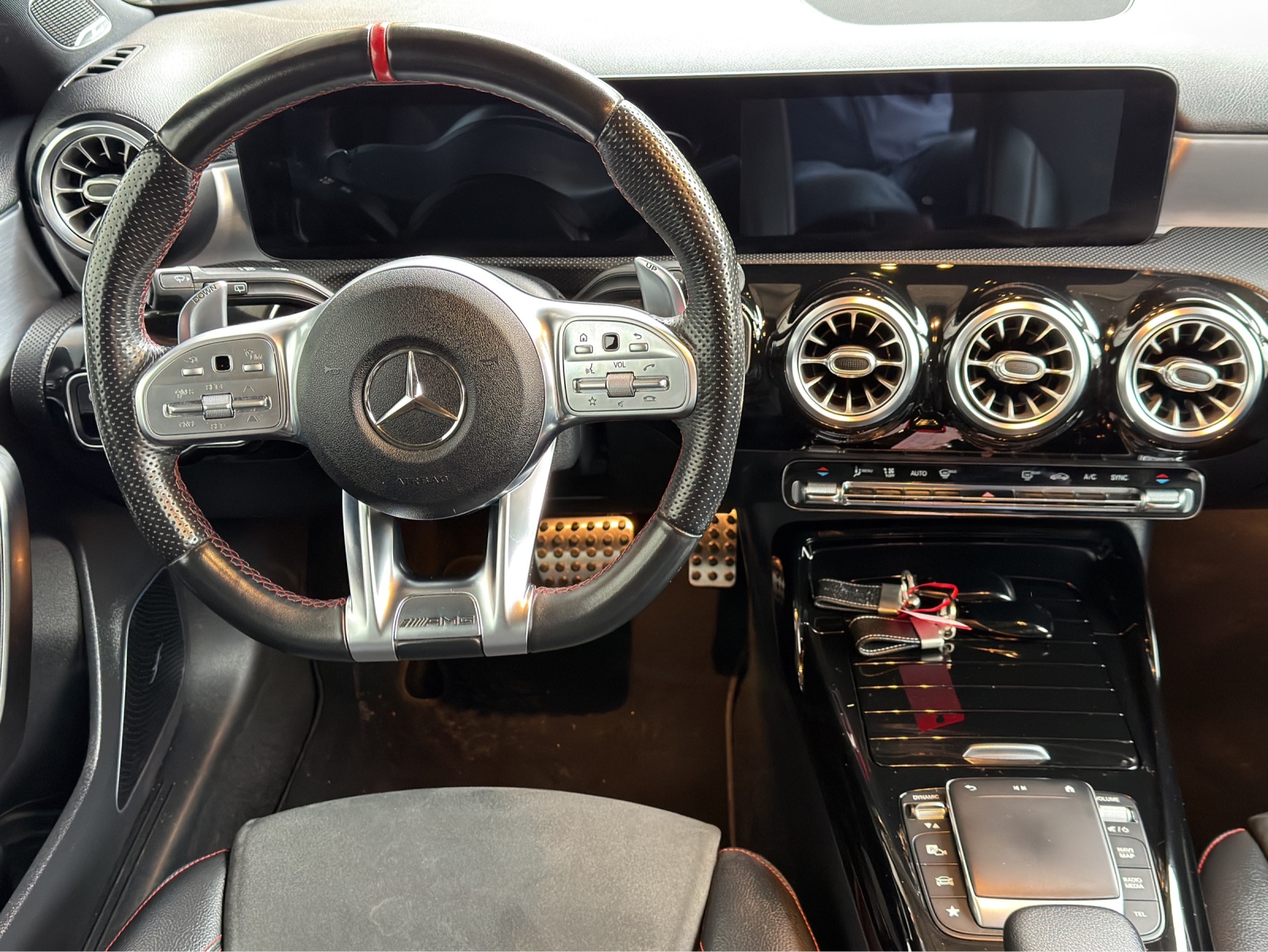 MERCEDES-BENZ A 35 AMG 4Matic Speedshift-image-9