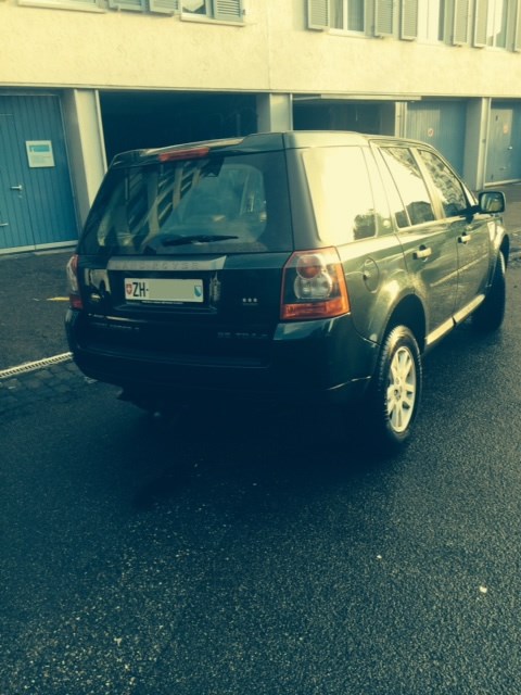 LAND ROVER Freelander 2.2 TD4 SE-image-1