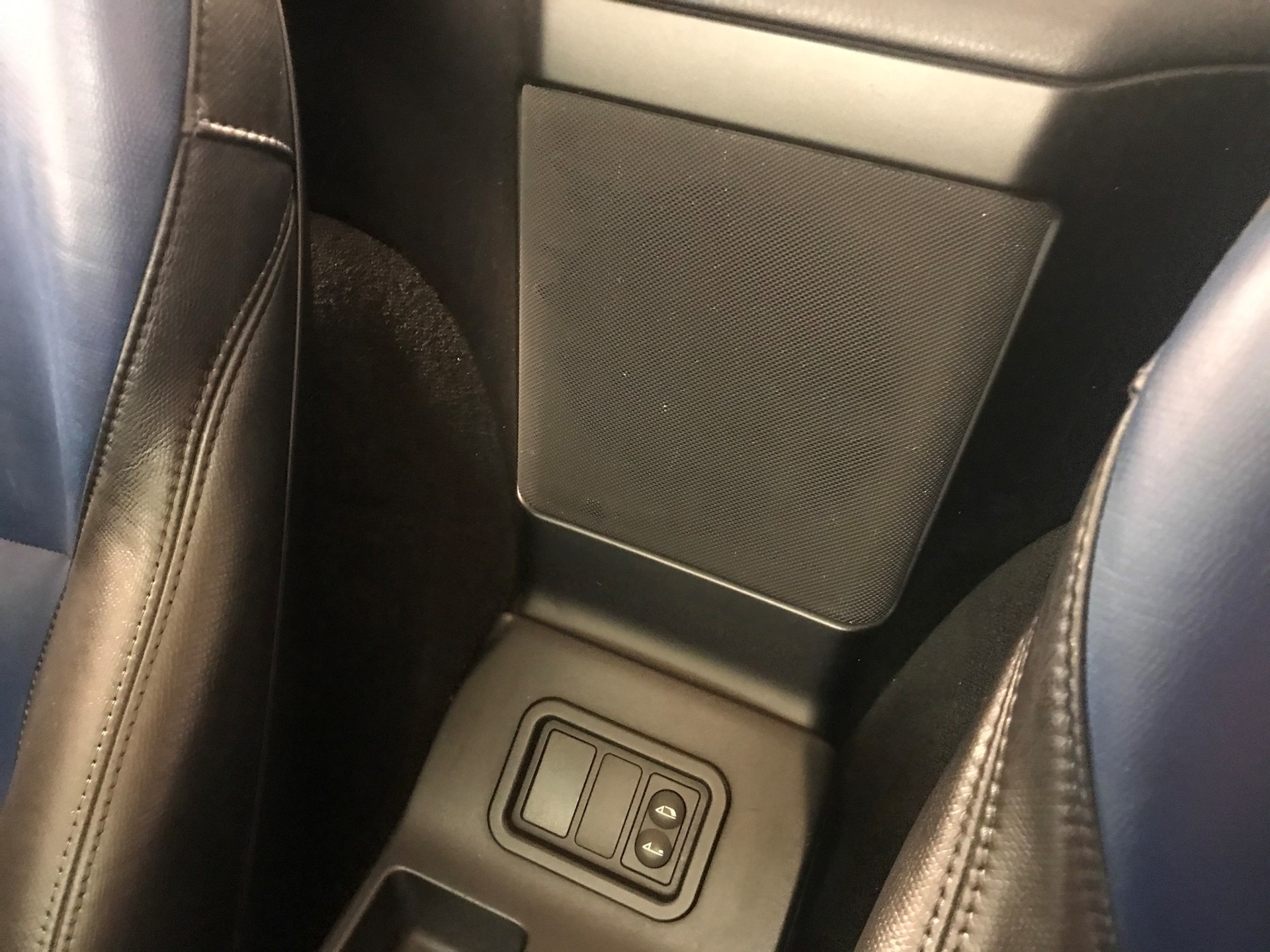 BMW Z3 3.0i Roadster, Klima, Hi-Fi System Harman Kardon, El. Verdeck, Sportsitze, Bicolor-Interieur, top gepflegter Zustand-image-16