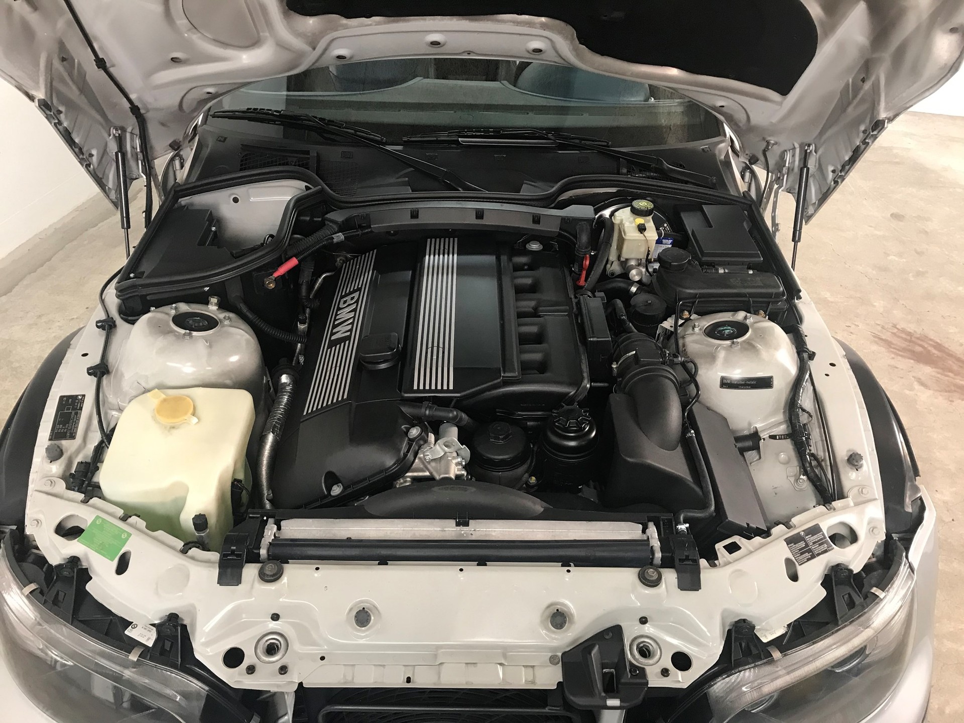 BMW Z3 3.0i Roadster, Klima, Hi-Fi System Harman Kardon, El. Verdeck, Sportsitze, Bicolor-Interieur, top gepflegter Zustand-image-17