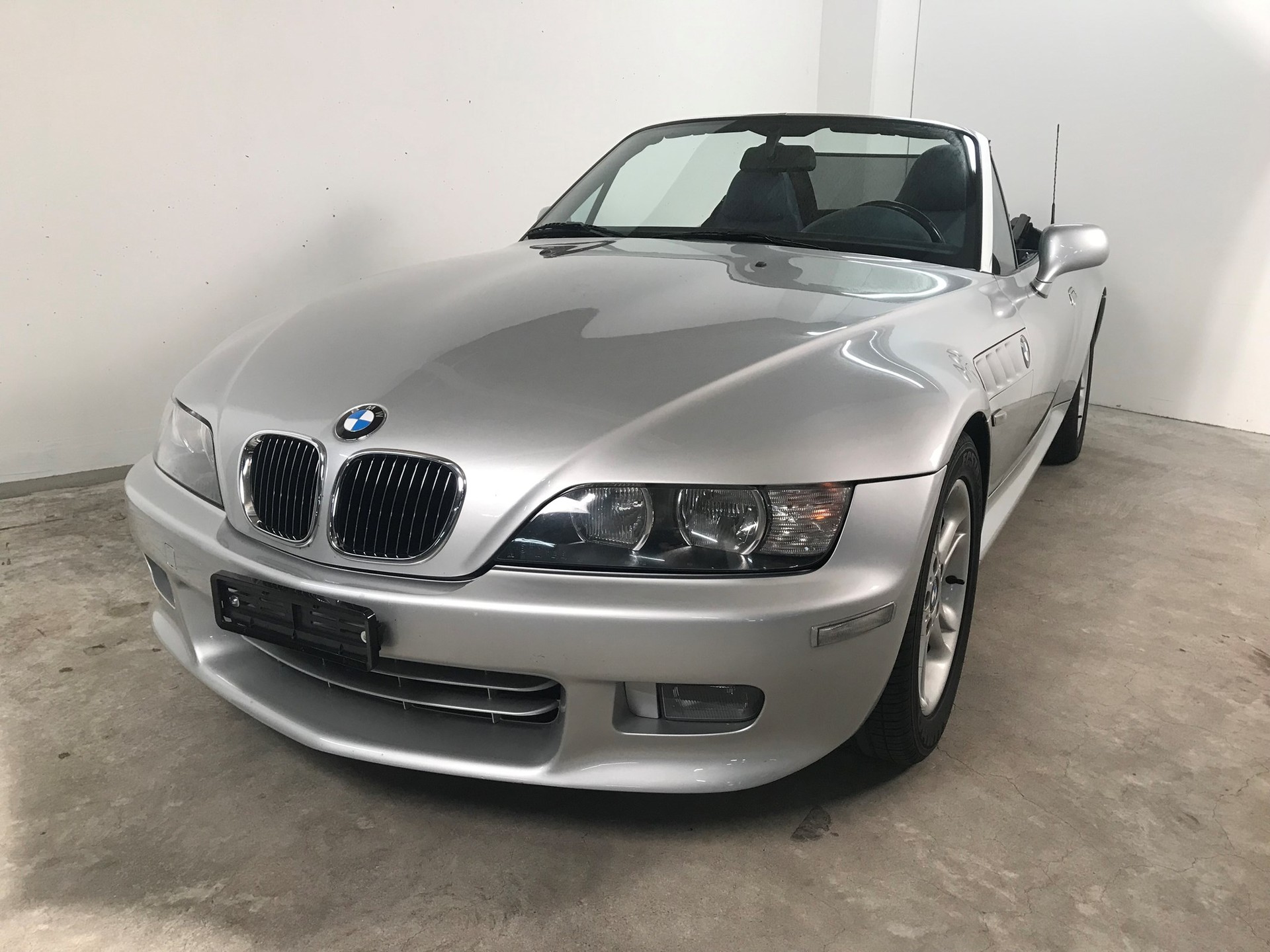 BMW Z3 3.0i Roadster, Klima, Hi-Fi System Harman Kardon, El. Verdeck, Sportsitze, Bicolor-Interieur, top gepflegter Zustand-image-0
