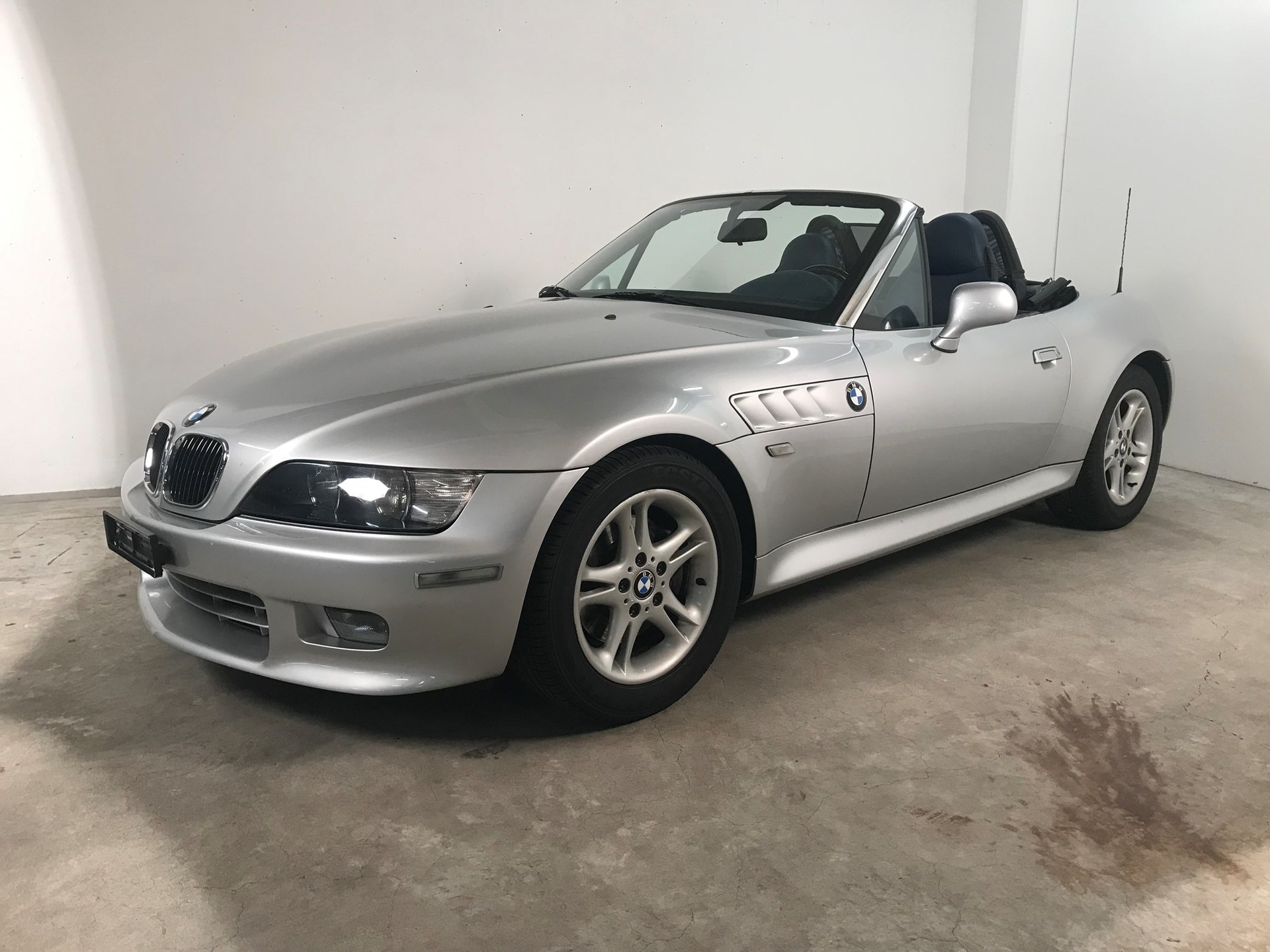 BMW Z3 3.0i Roadster, Klima, Hi-Fi System Harman Kardon, El. Verdeck, Sportsitze, Bicolor-Interieur, top gepflegter Zustand-image-3