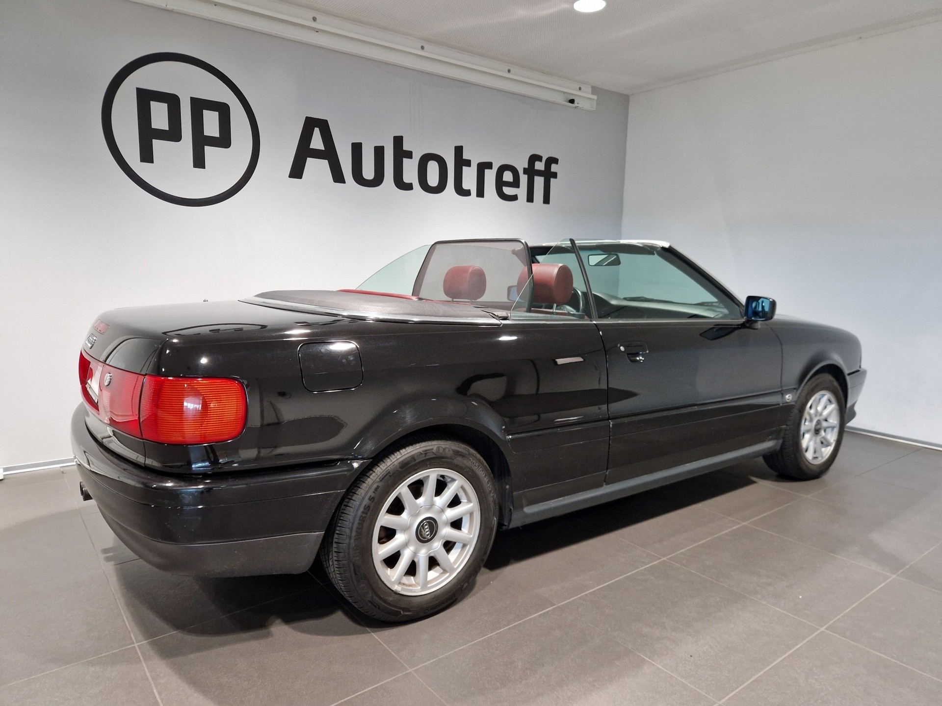 AUDI Cabriolet 2.6 E Elégance-image-10