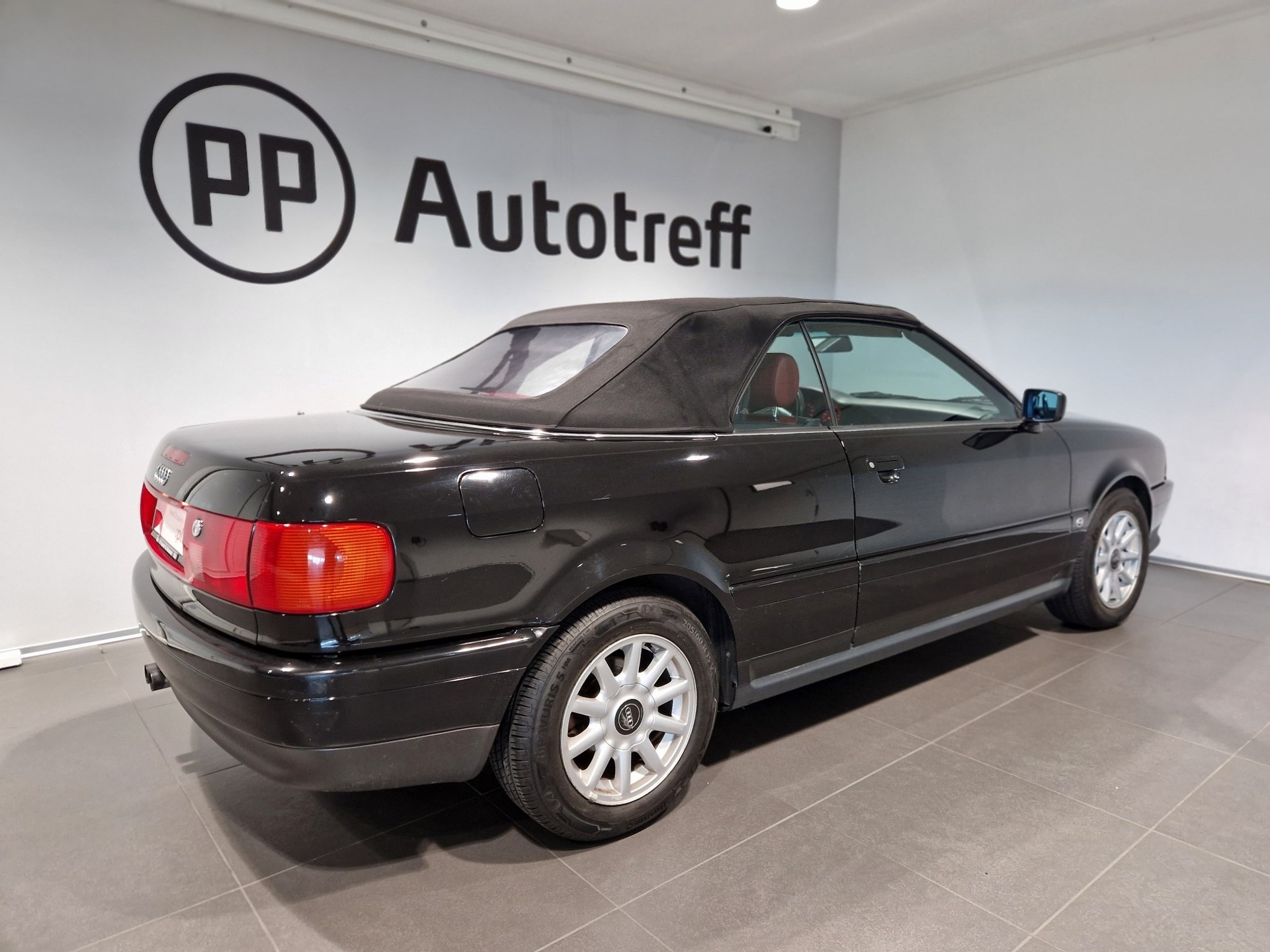AUDI Cabriolet 2.6 E Elégance-image-11