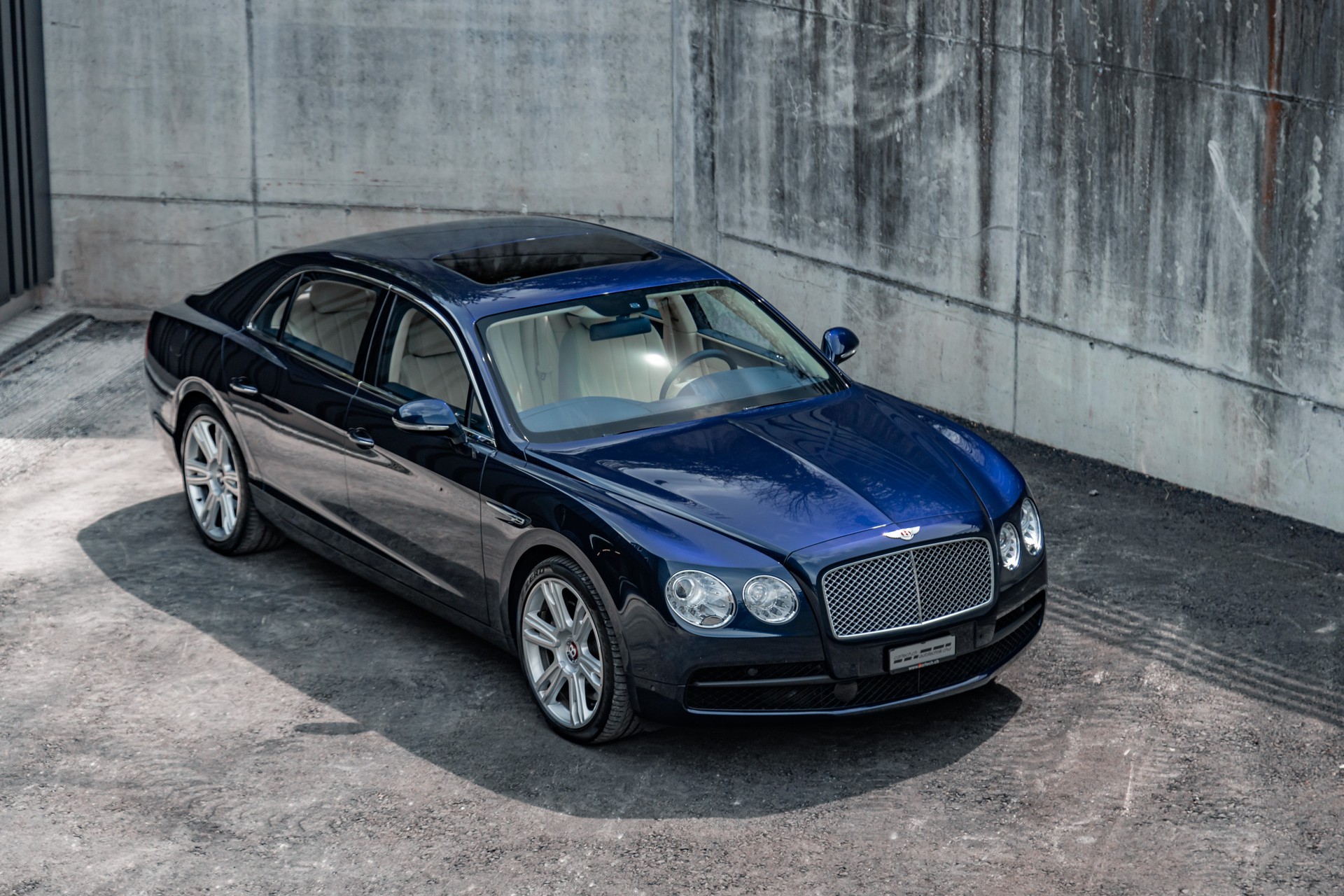 BENTLEY Flying Spur 4.0-image-4