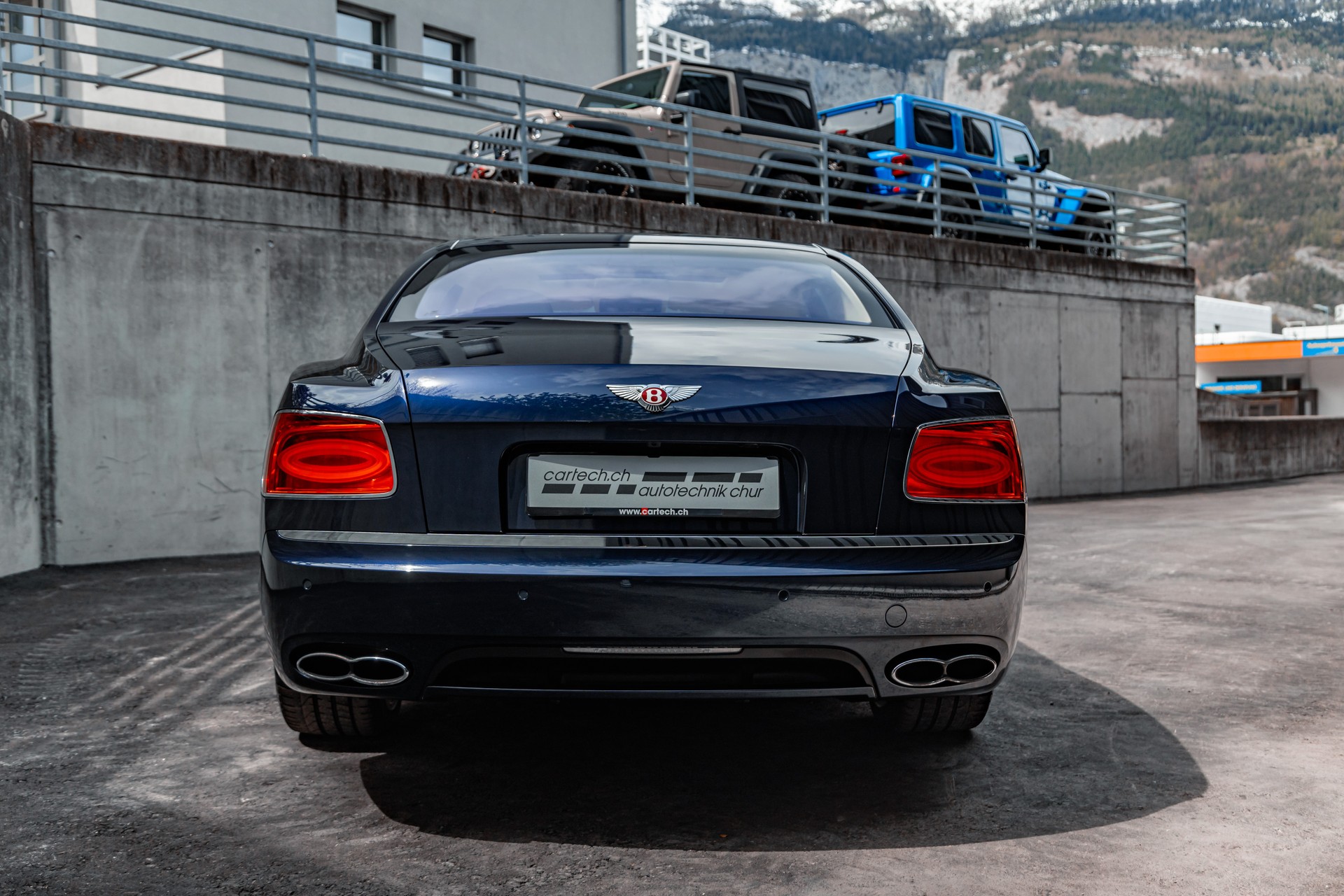 BENTLEY Flying Spur 4.0-image-15