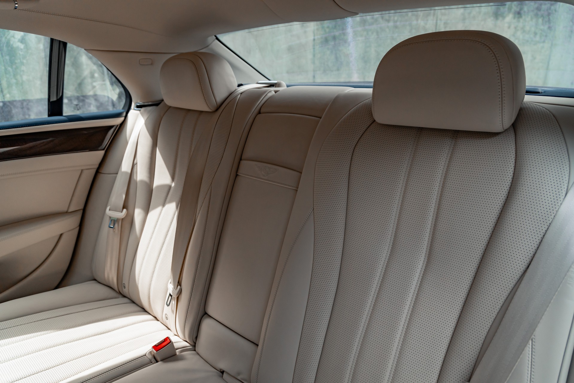 BENTLEY Flying Spur 4.0-image-22