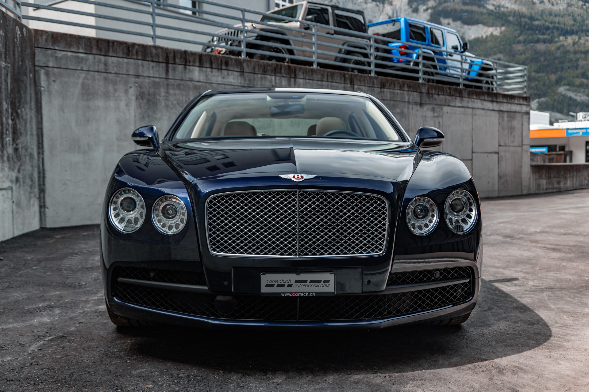 BENTLEY Flying Spur 4.0-image-25