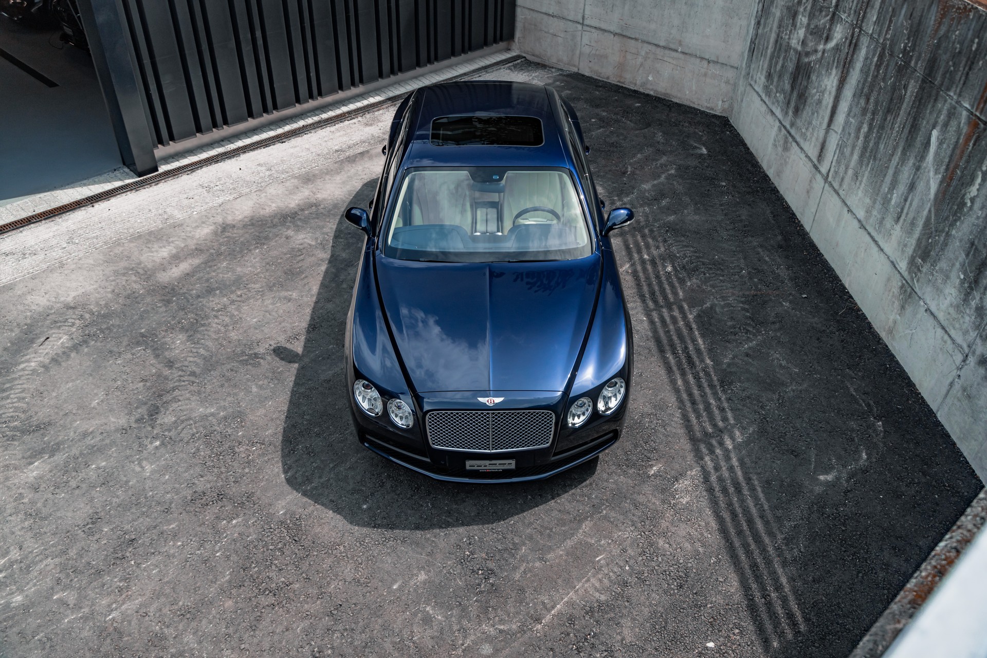 BENTLEY Flying Spur 4.0-image-5