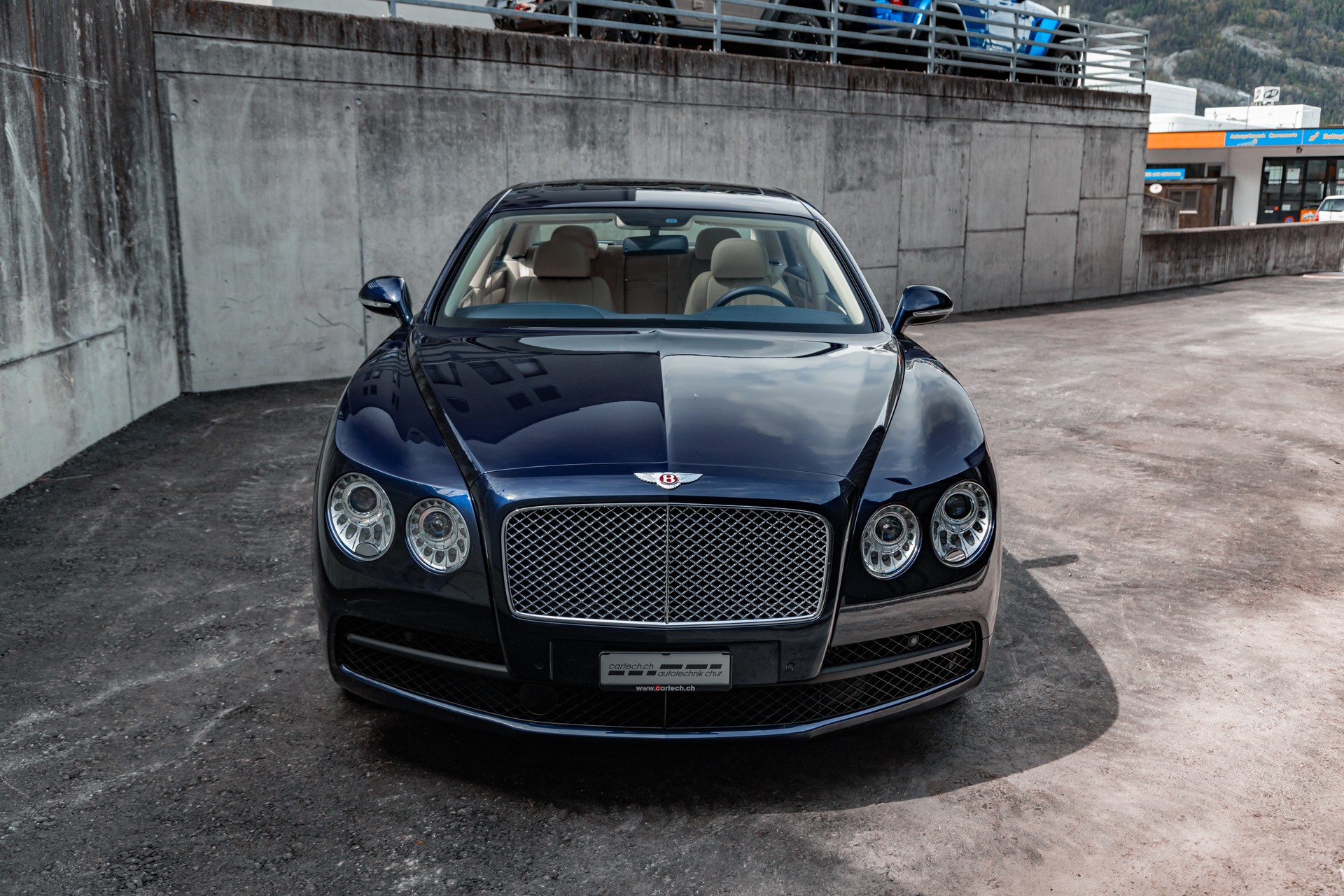 BENTLEY Flying Spur 4.0-image-24