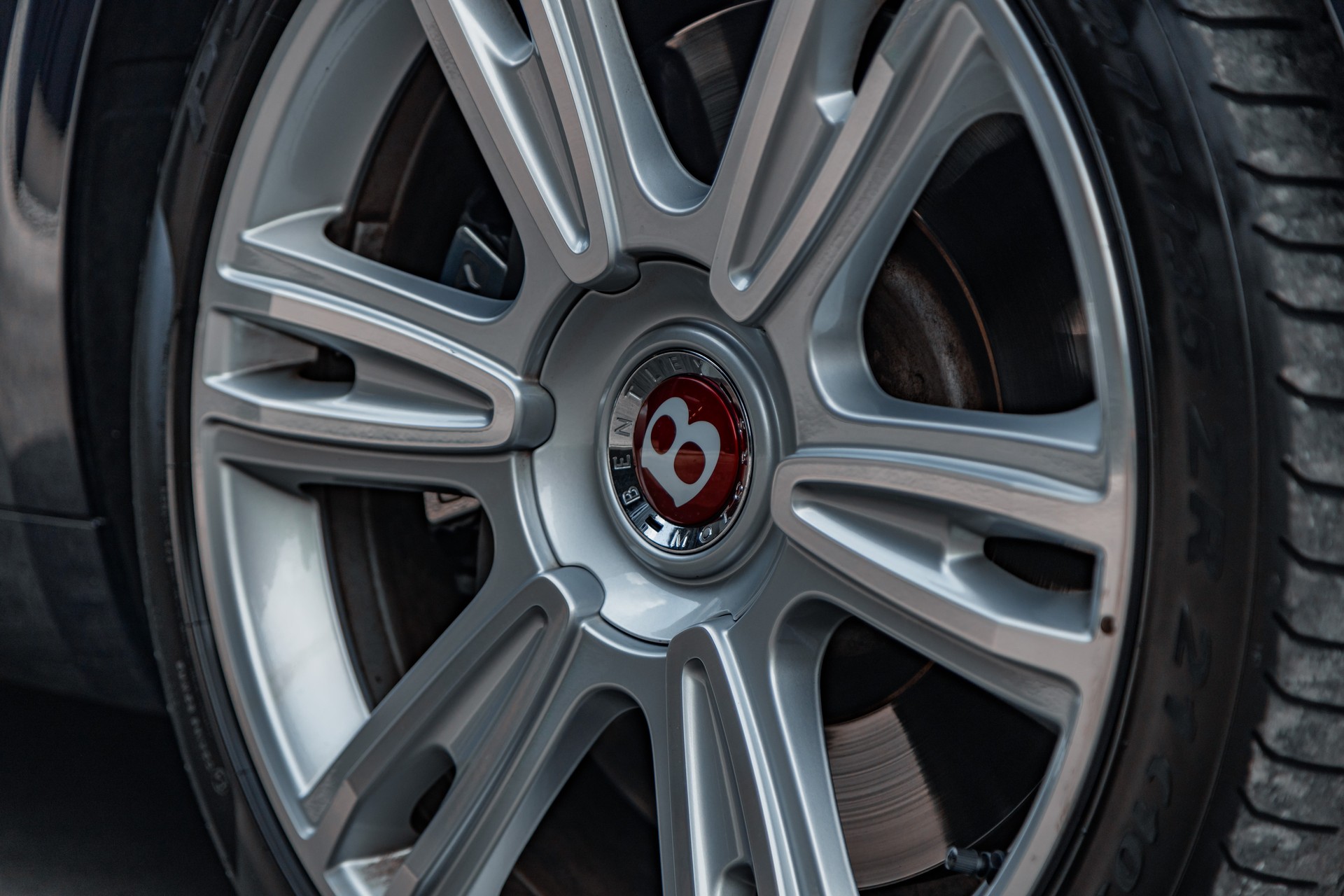 BENTLEY Flying Spur 4.0-image-14