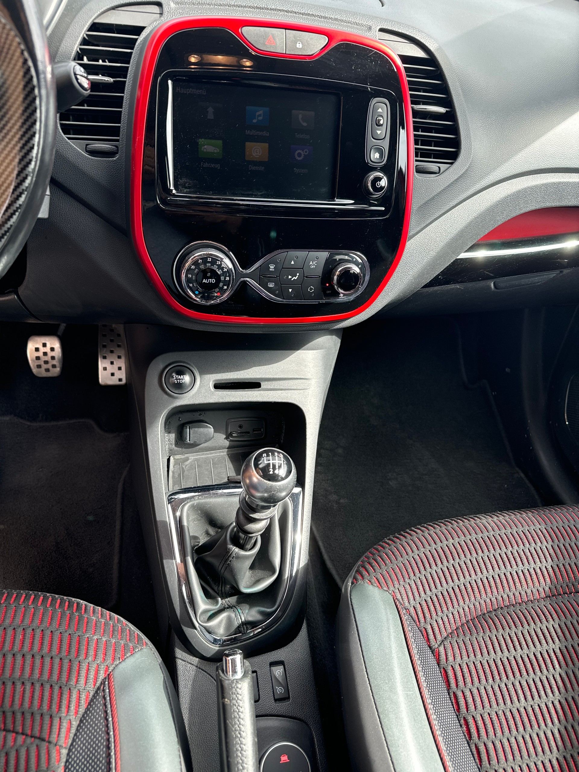 RENAULT CAPTUR 1.5 dCi, 110 PS-image-12