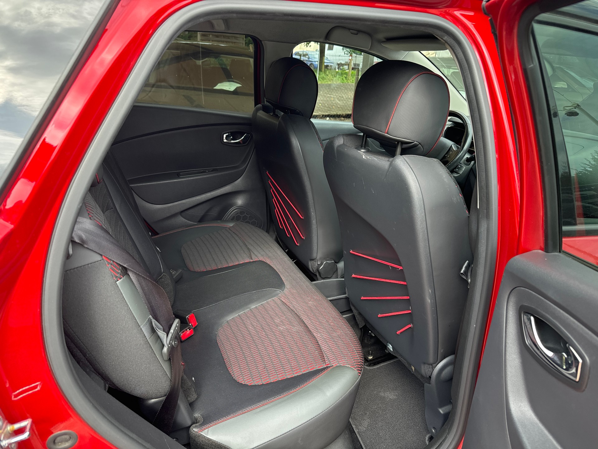 RENAULT CAPTUR 1.5 dCi, 110 PS-image-4