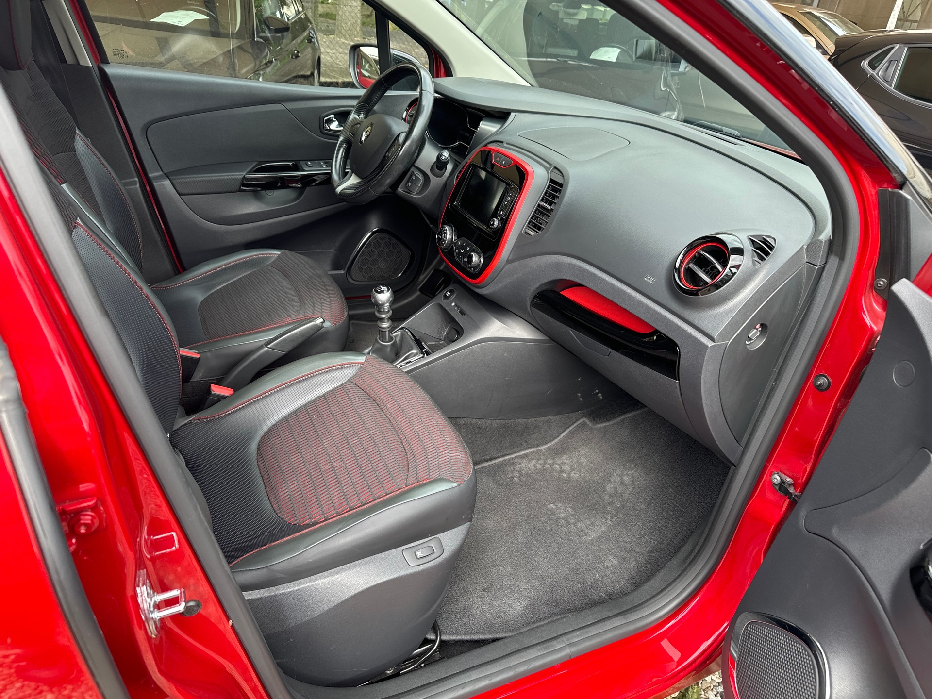 RENAULT CAPTUR 1.5 dCi, 110 PS-showroom-element-3