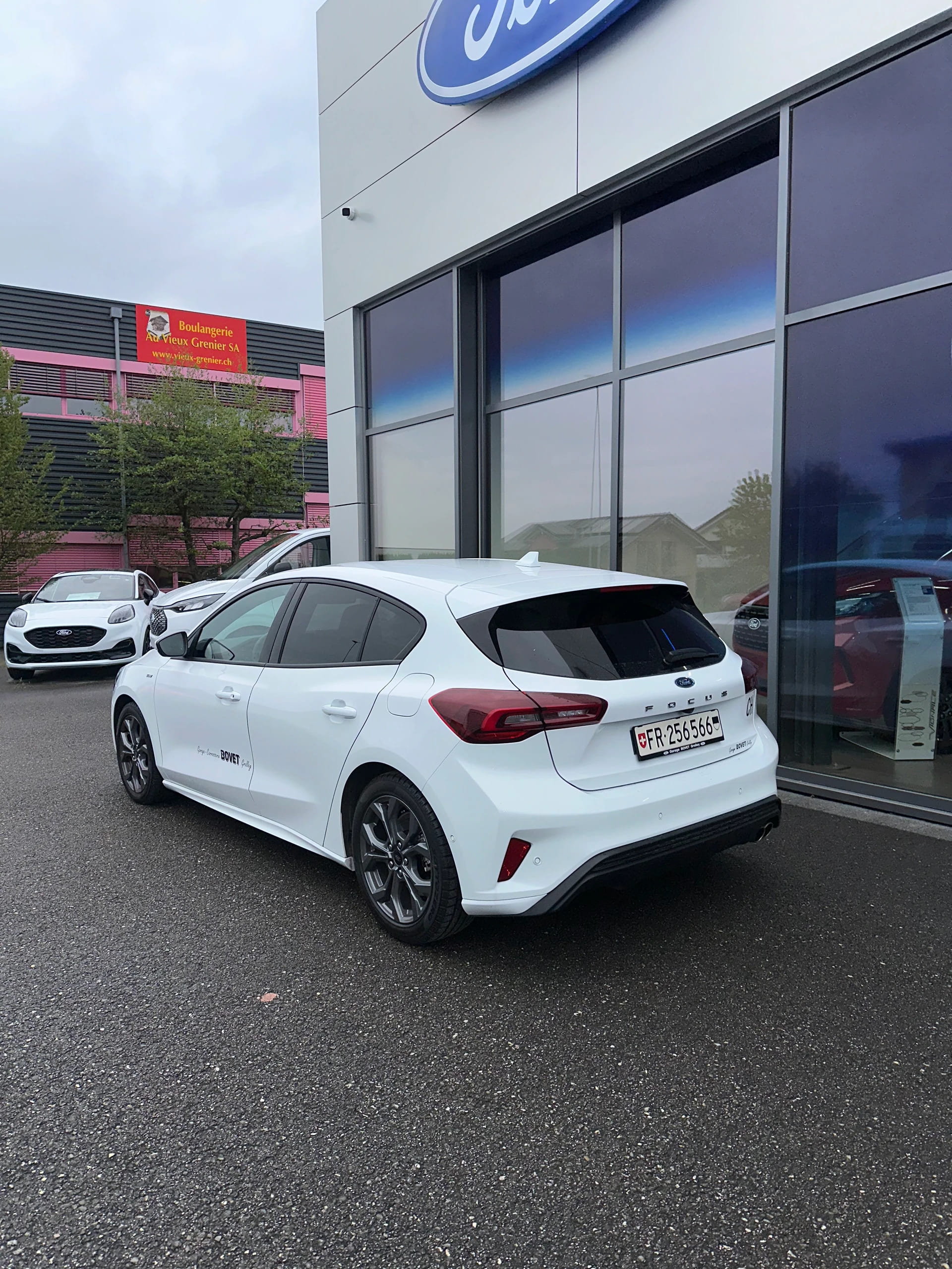 FORD Focus 1.0i EcoB Hybrid 155 ST- ST-Line/Aut.-image-3