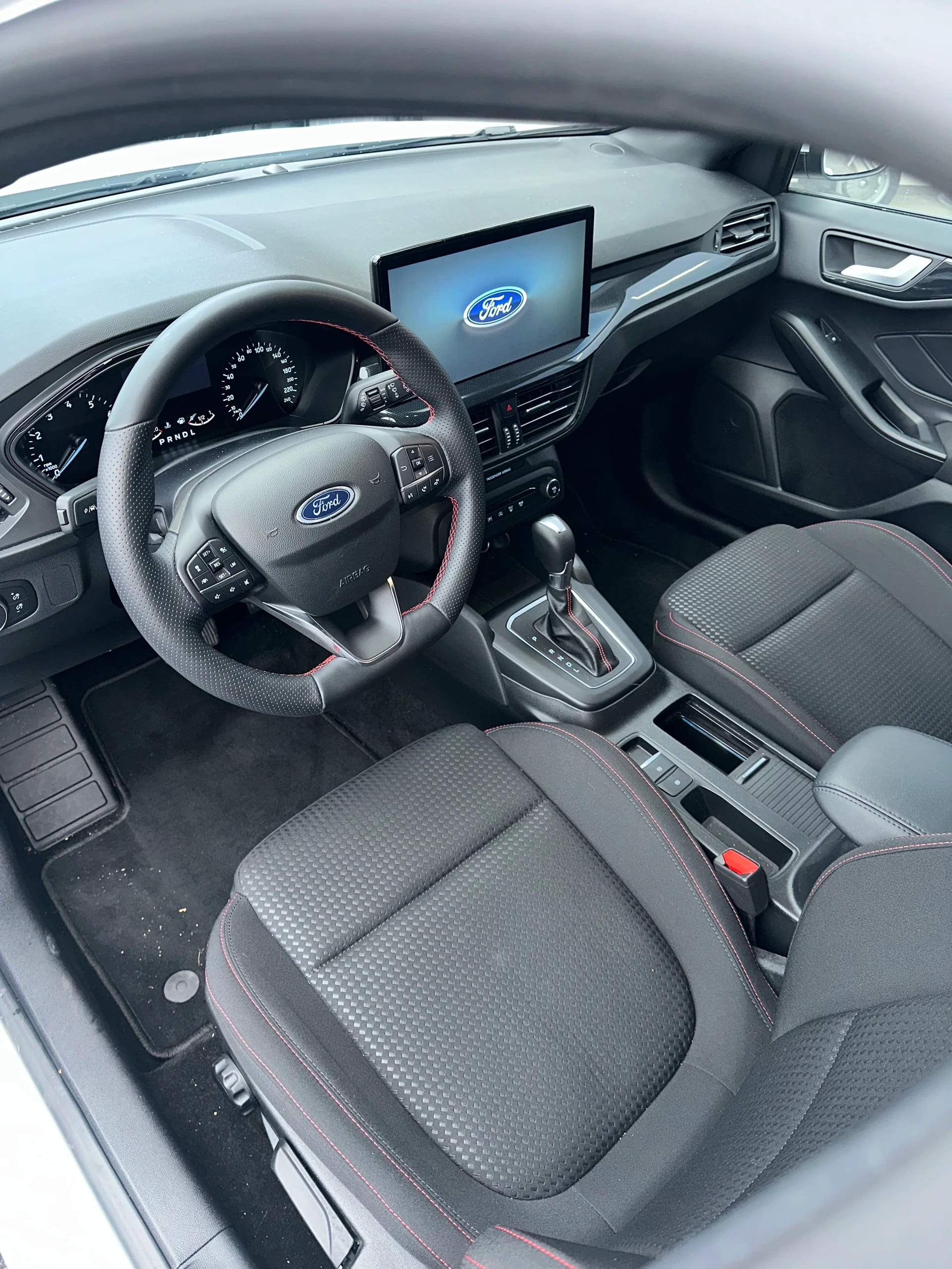 FORD Focus 1.0i EcoB Hybrid 155 ST- ST-Line/Aut.-image-10