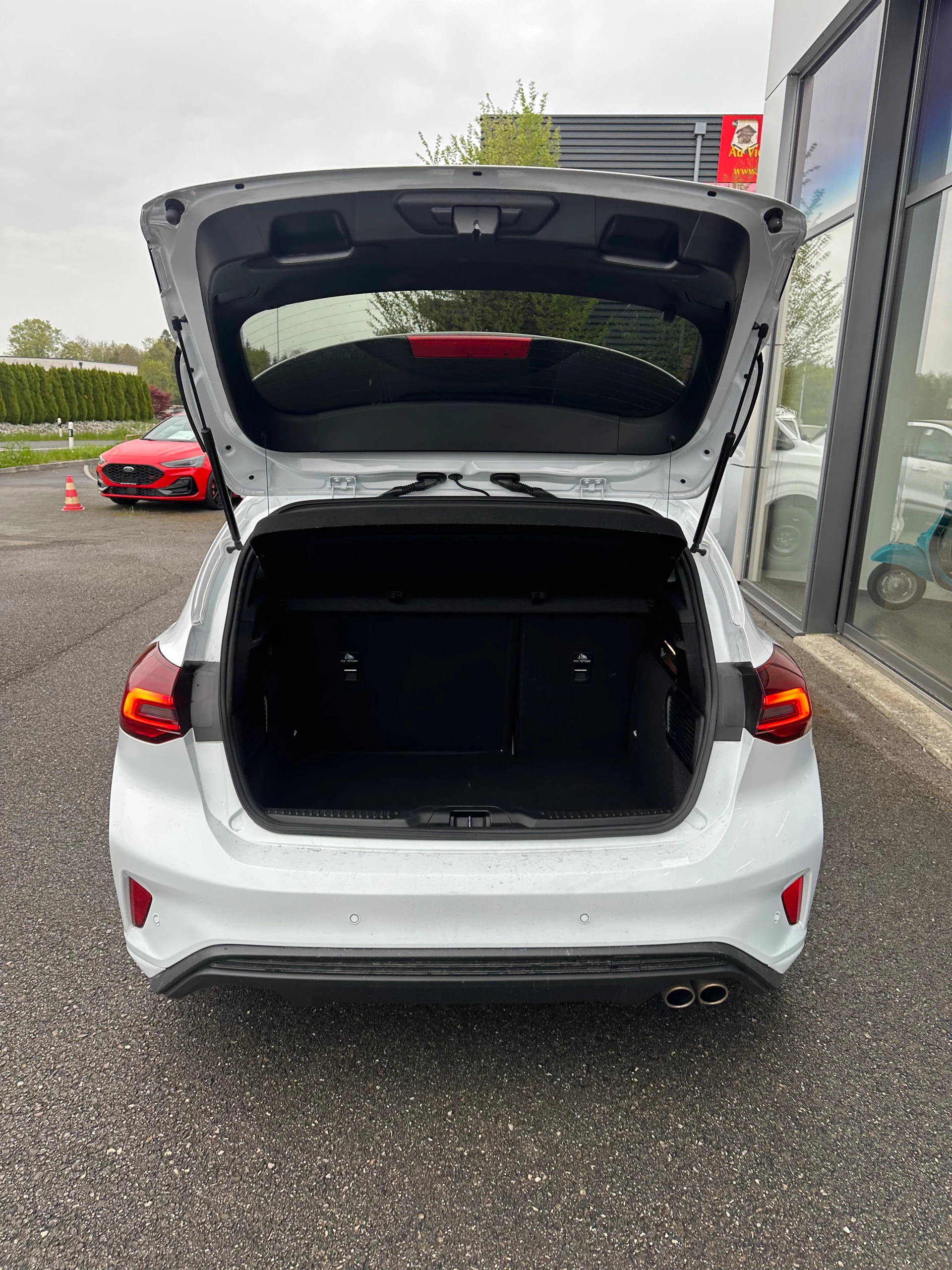 FORD Focus 1.0i EcoB Hybrid 155 ST- ST-Line/Aut.-image-5