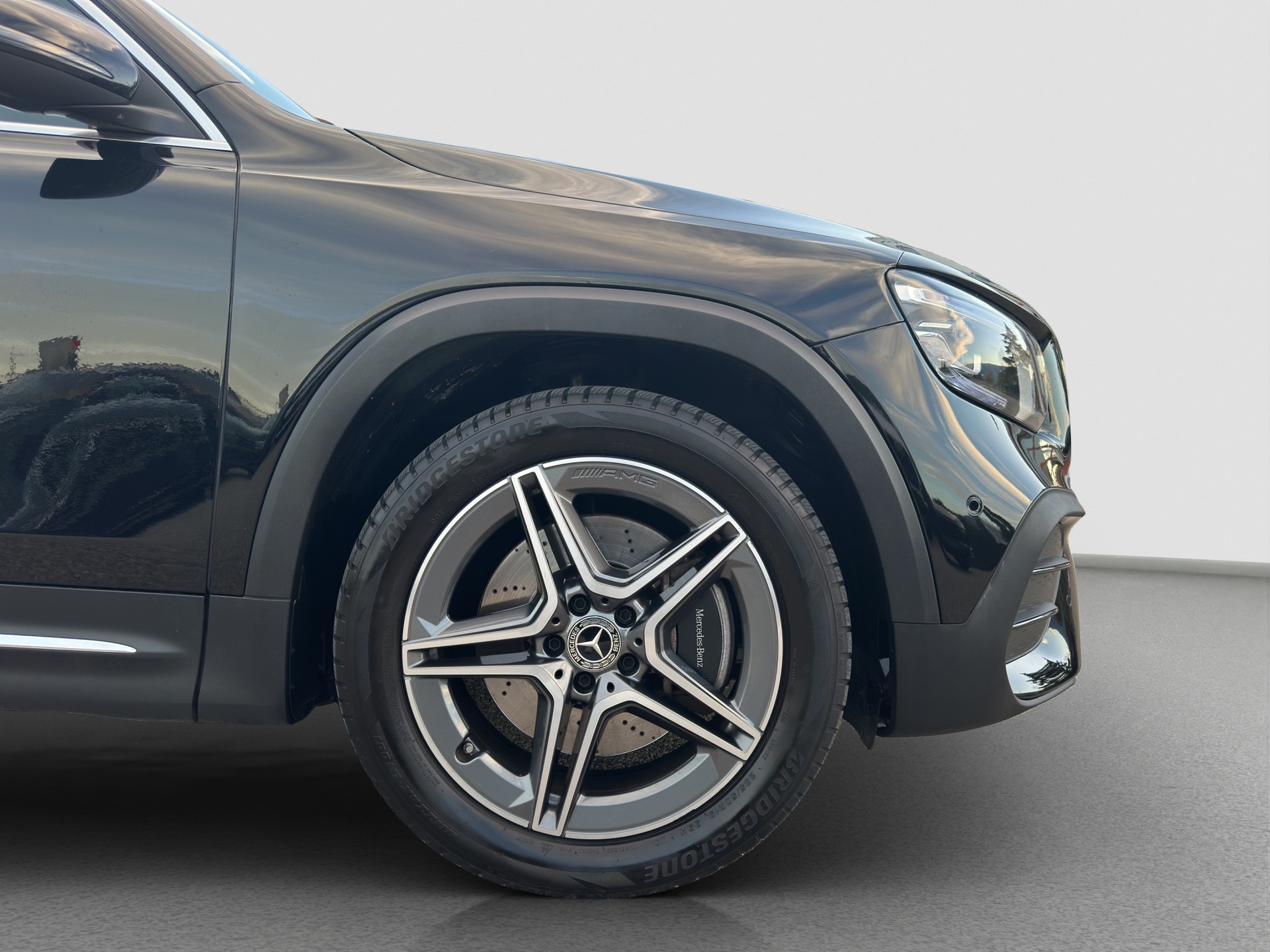 MERCEDES-BENZ GLB 250 4Matic AMG Line 8G-Tronic-image-10