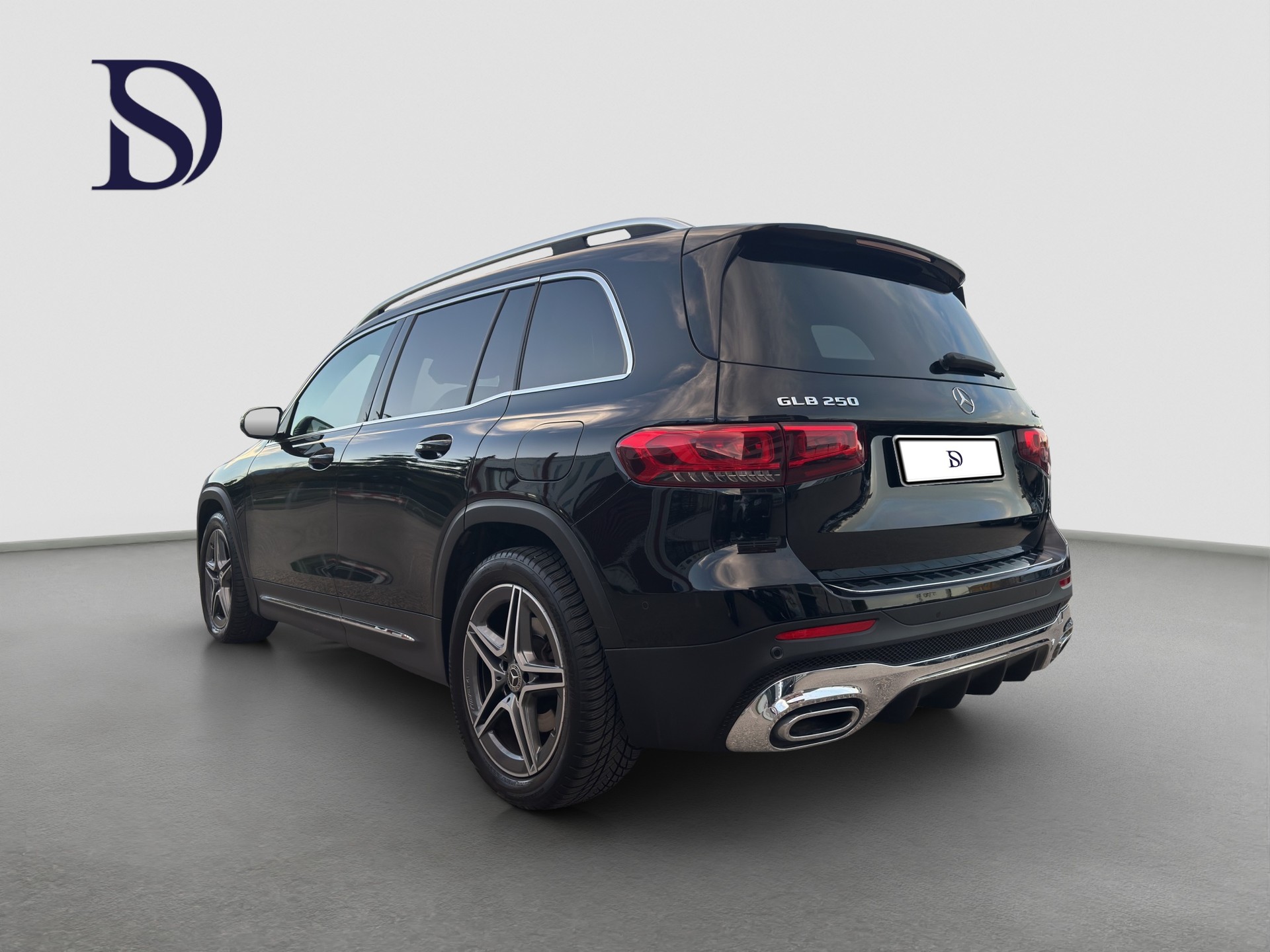 MERCEDES-BENZ GLB 250 4Matic AMG Line 8G-Tronic-image-7
