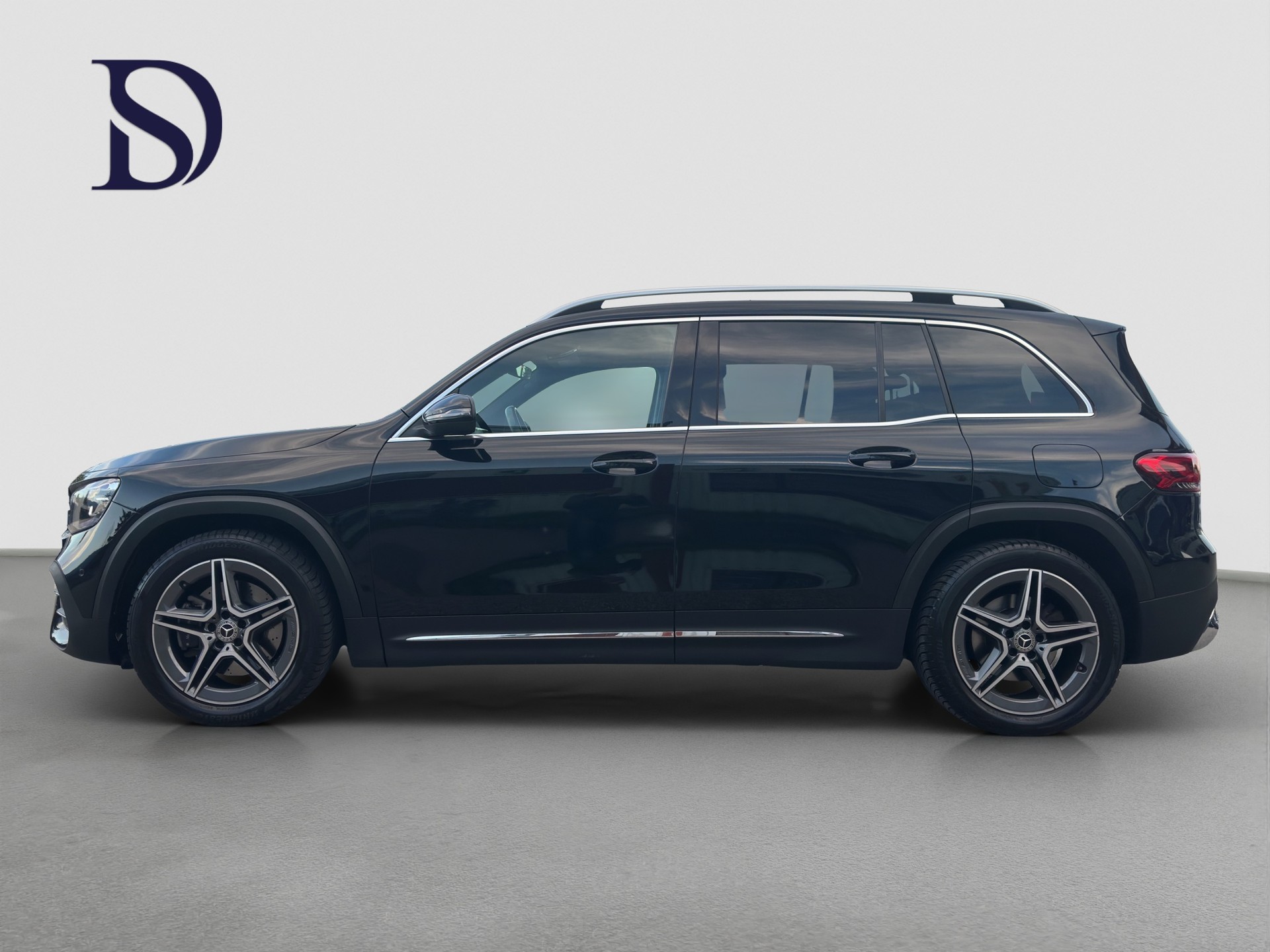 MERCEDES-BENZ GLB 250 4Matic AMG Line 8G-Tronic-image-4