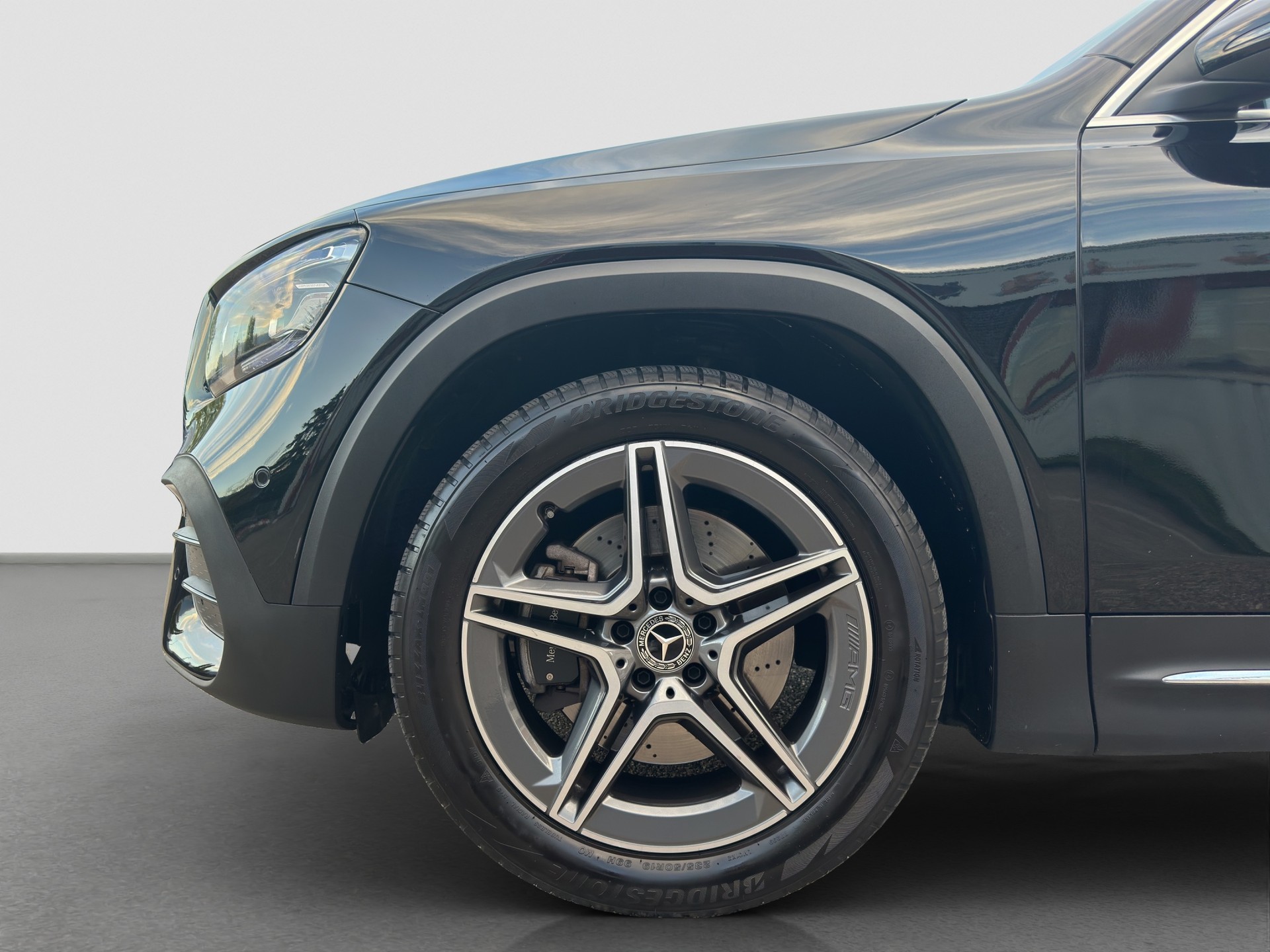 MERCEDES-BENZ GLB 250 4Matic AMG Line 8G-Tronic-image-8