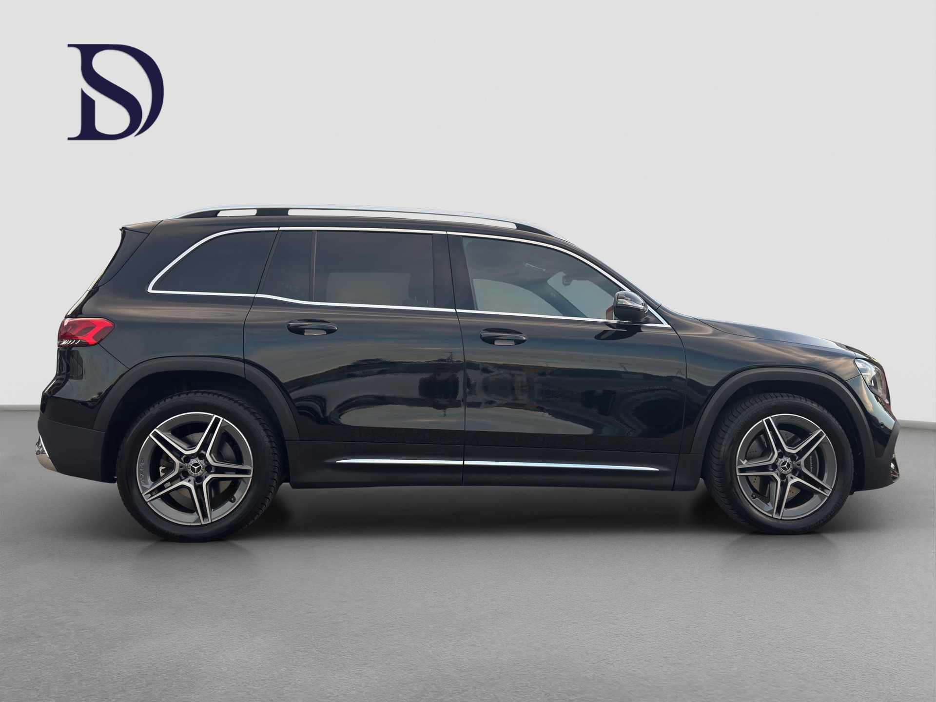 MERCEDES-BENZ GLB 250 4Matic AMG Line 8G-Tronic-image-5