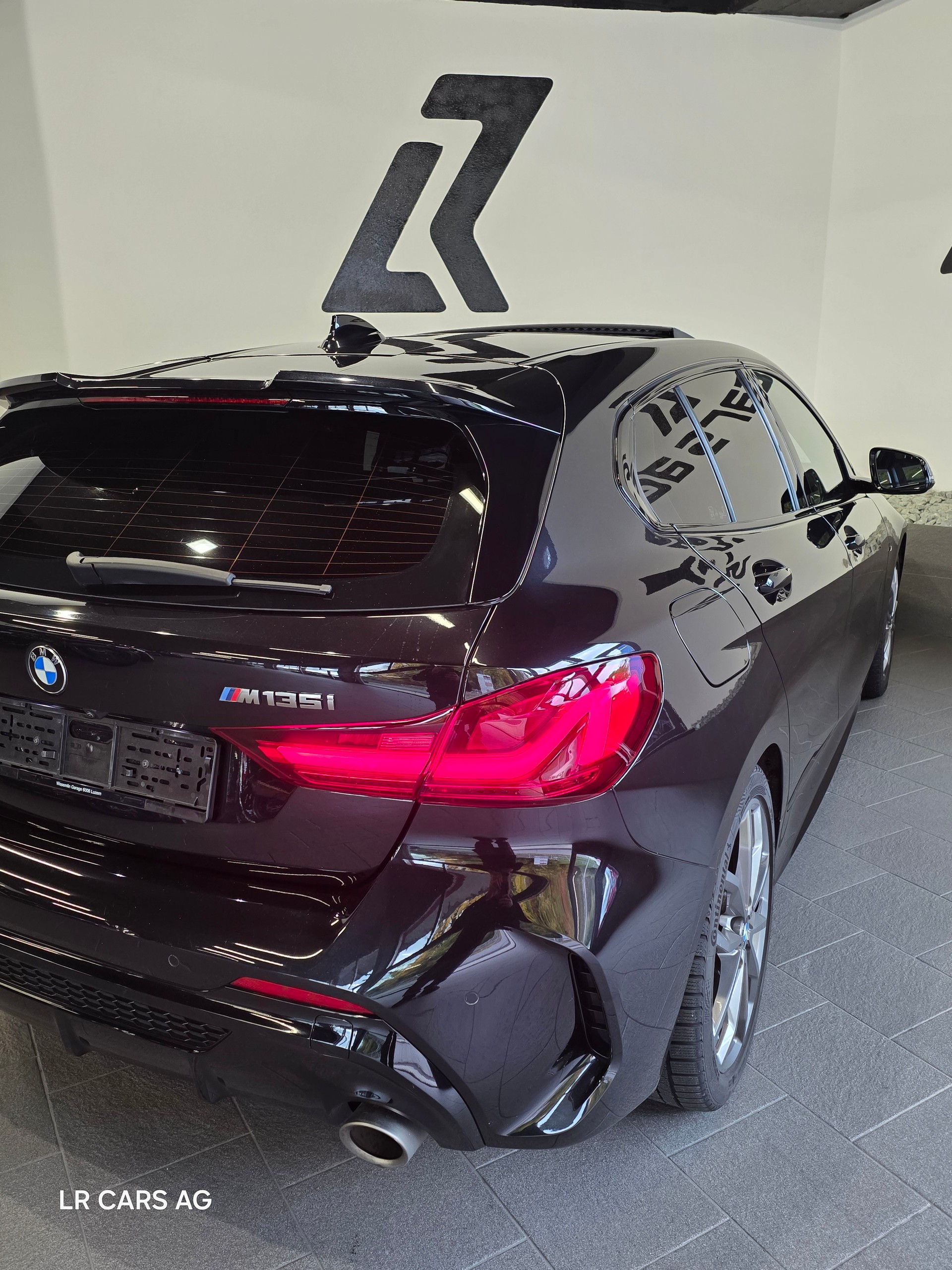 BMW BMW M135i xDrive Steptronic-image-4