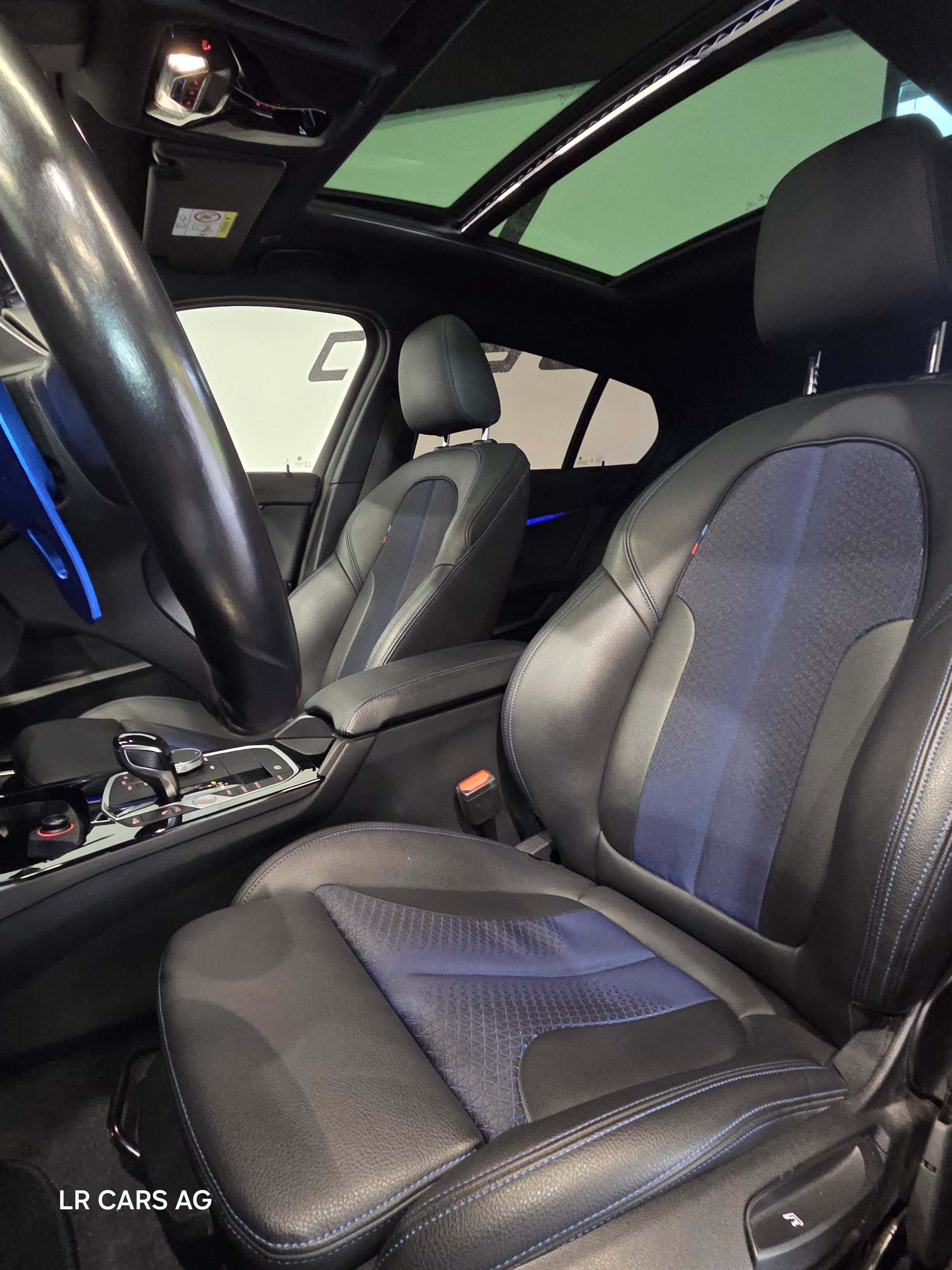 BMW BMW M135i xDrive Steptronic-image-8