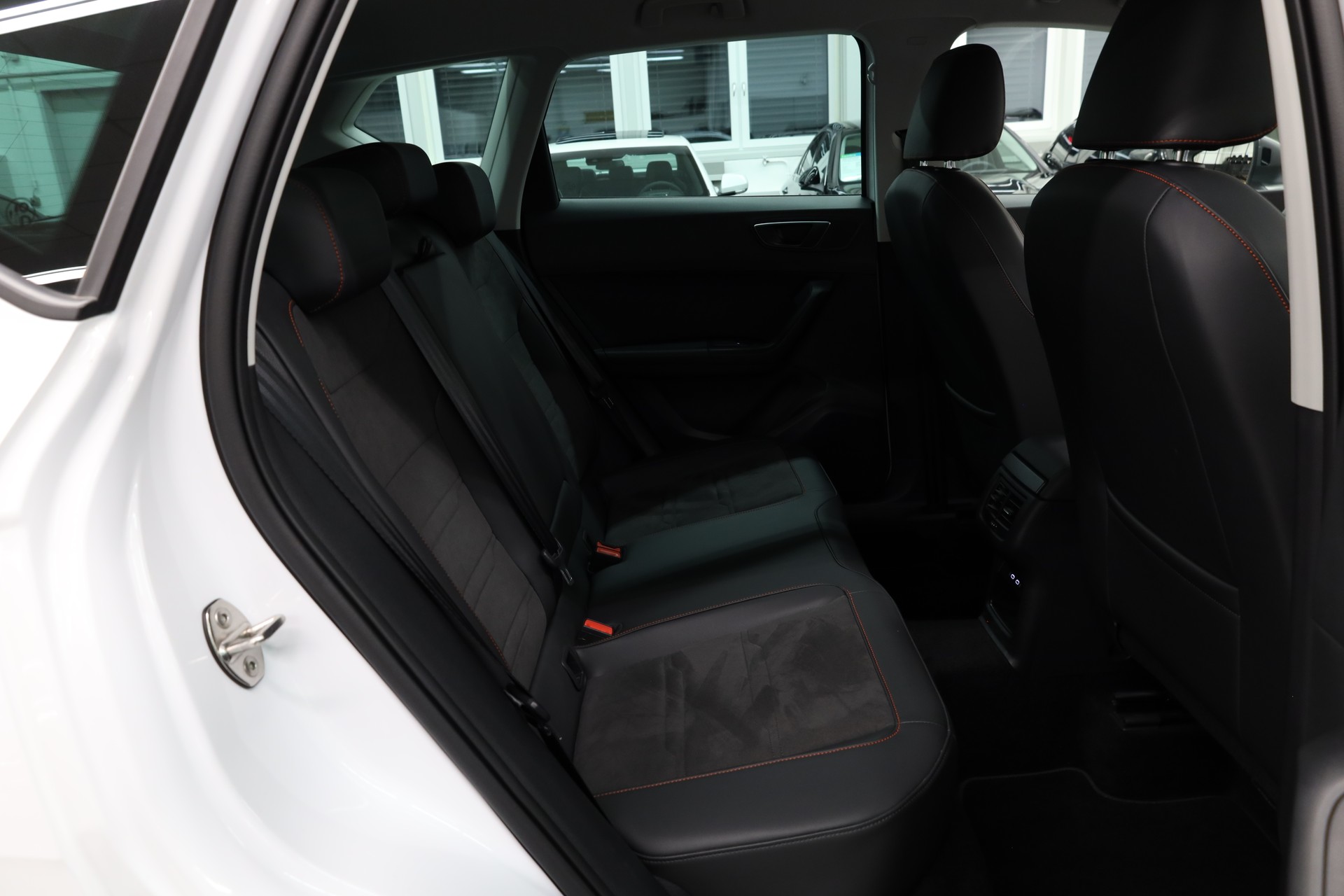 SEAT Ateca 2.0 TSI Hola FR 4Drive DSG-image-26
