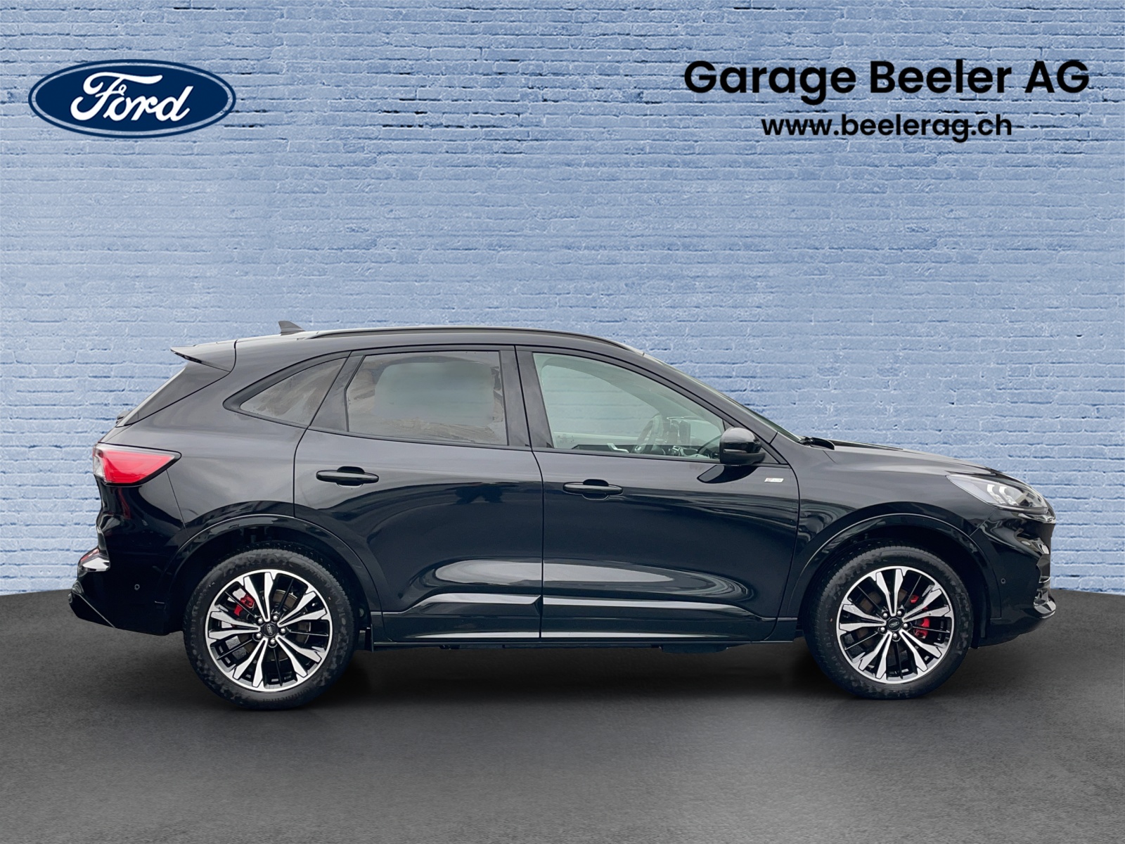 FORD Kuga 2.5 Plug-in Hybrid ST-Line X-showroom-element-3