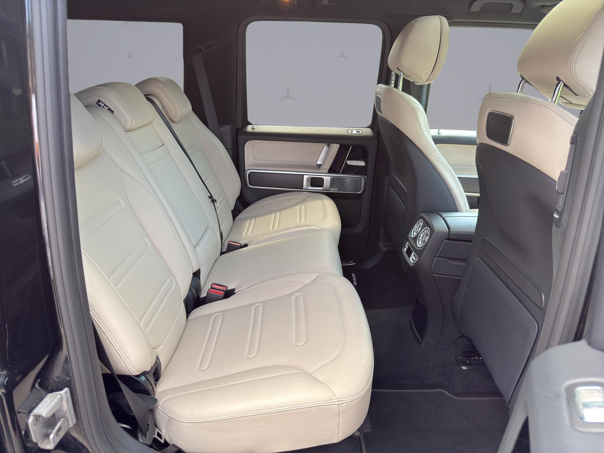 MERCEDES-BENZ G 400 d-image-17