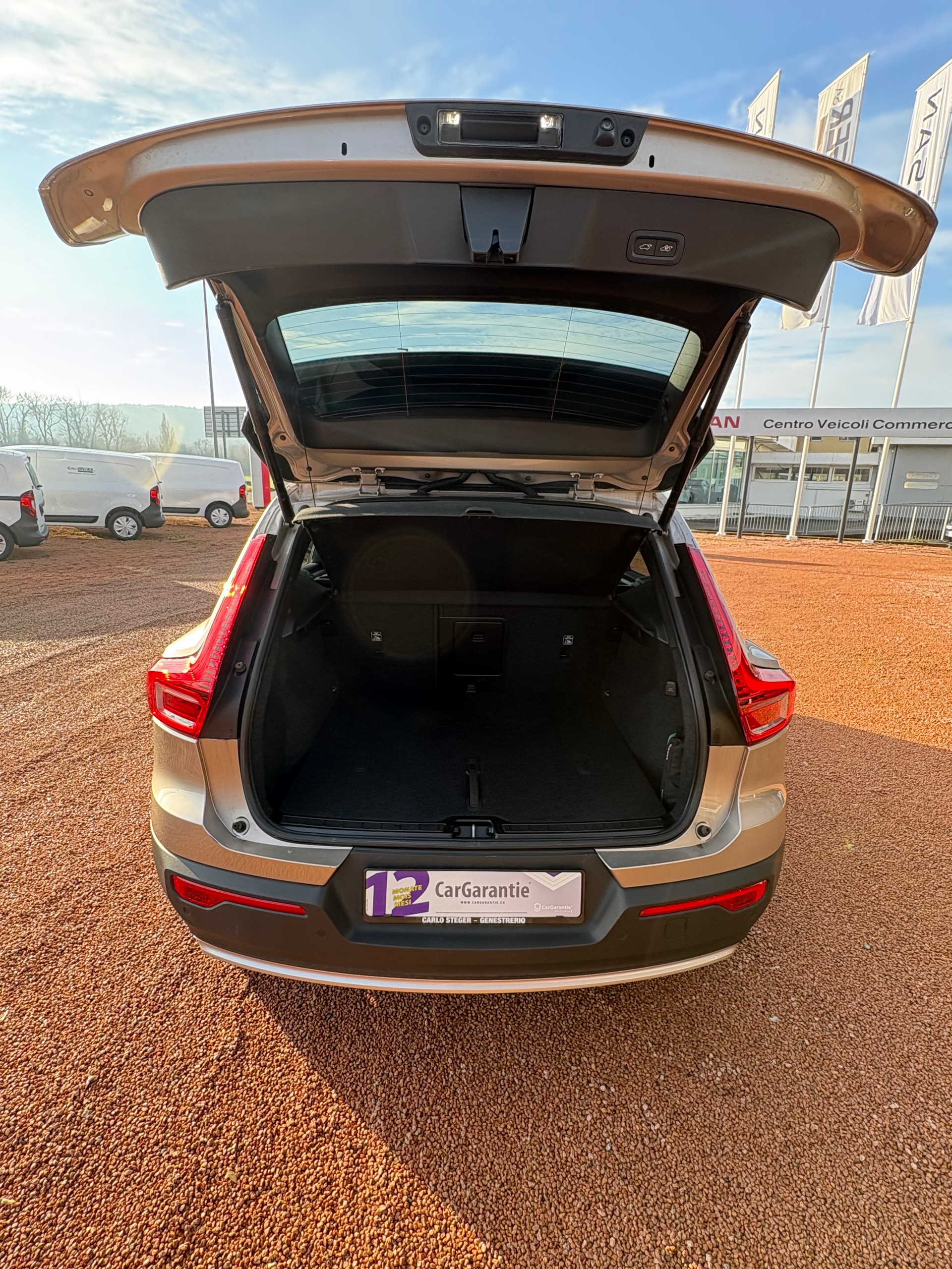 VOLVO XC40 T2 Core Geartronic-image-12