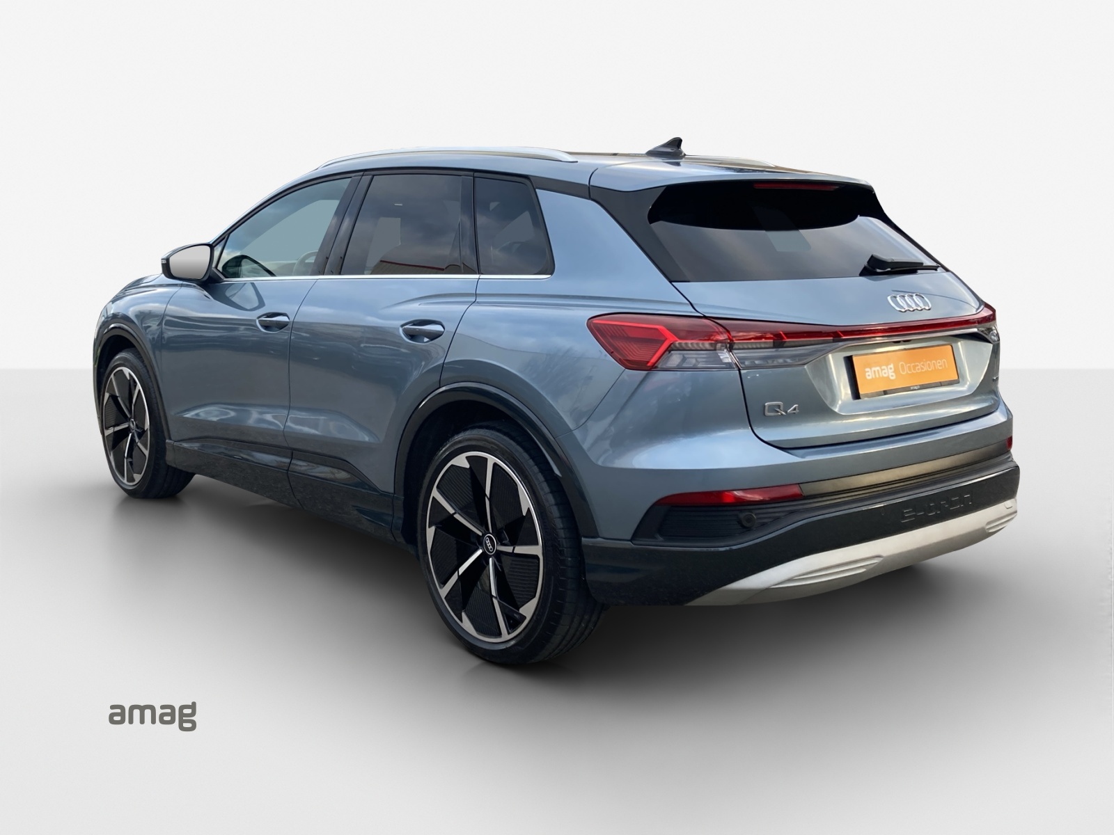 AUDI Q4 e-tron 50 quattro-showroom-element-2