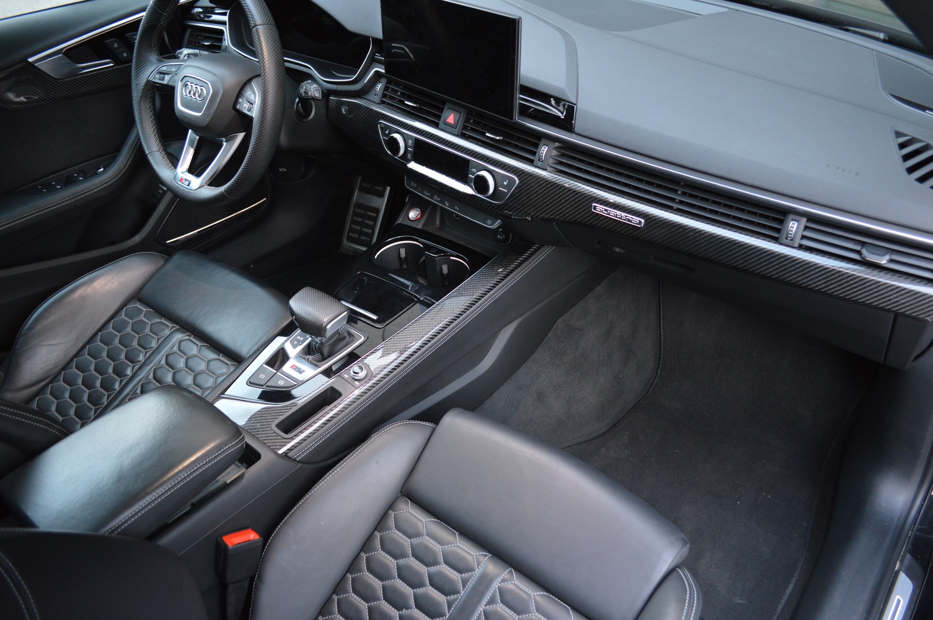 AUDI RS4 Avant quattro tiptronic-image-9