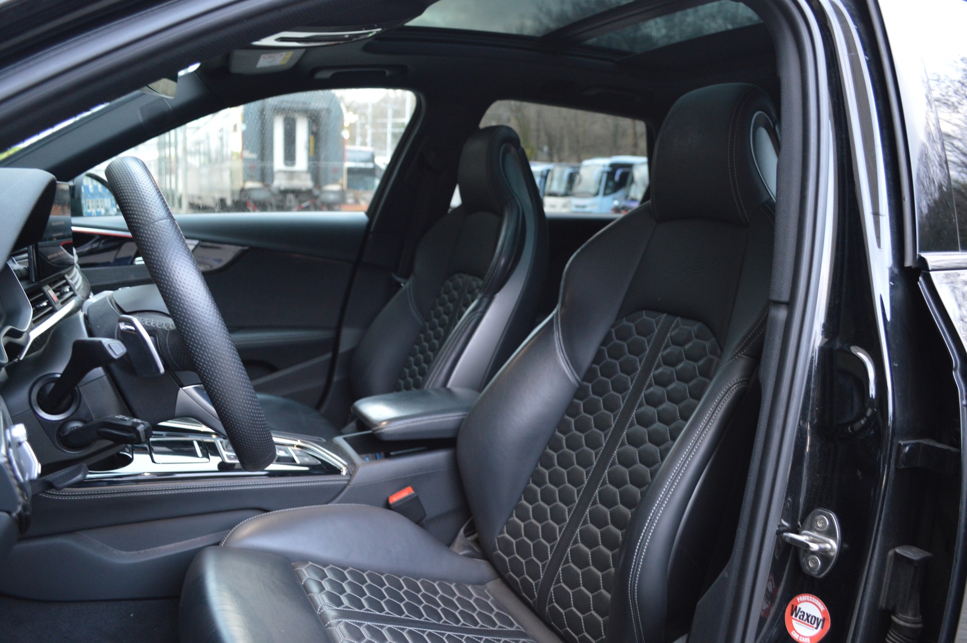 AUDI RS4 Avant quattro tiptronic-image-15