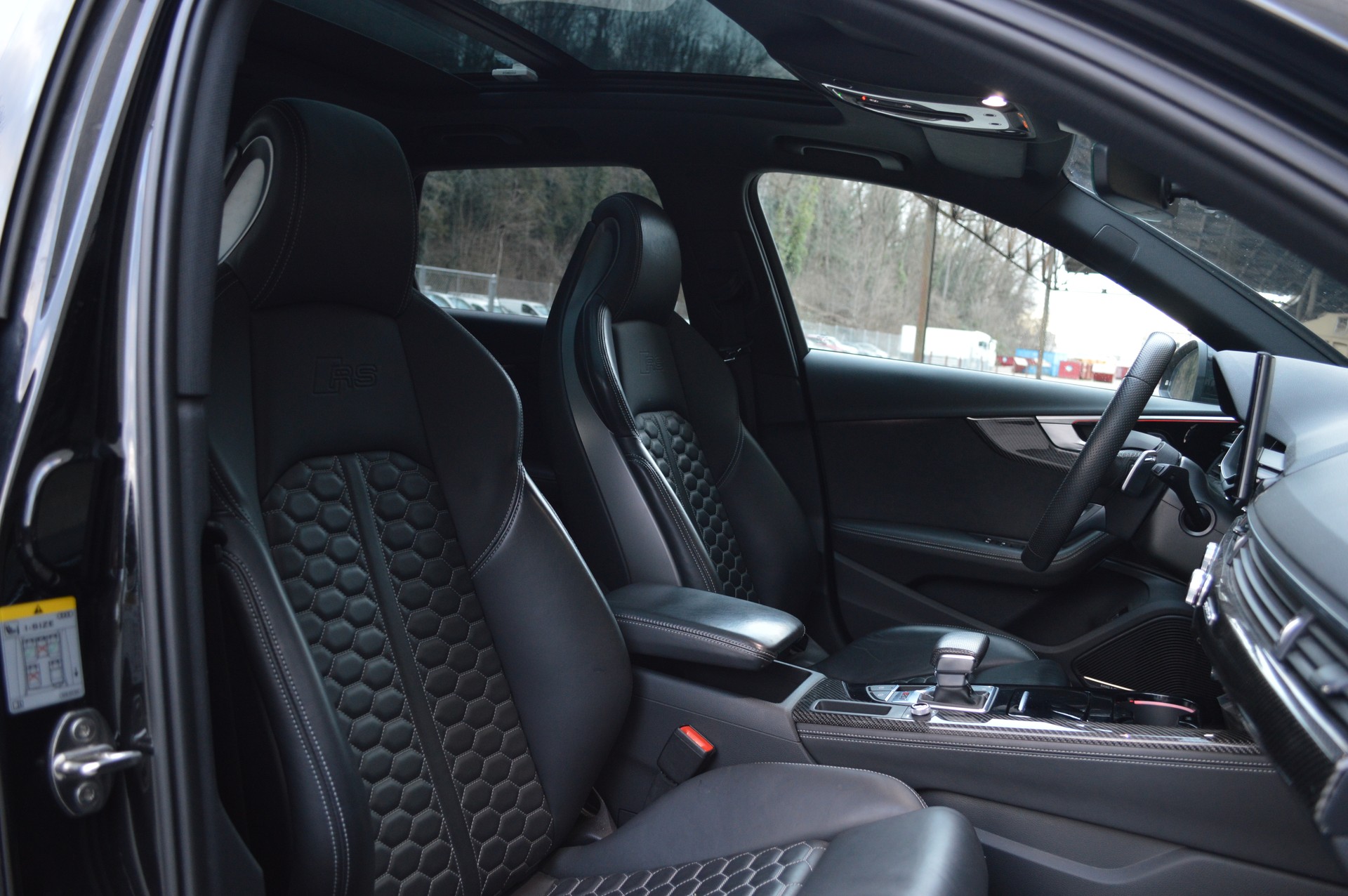 AUDI RS4 Avant quattro tiptronic-image-8