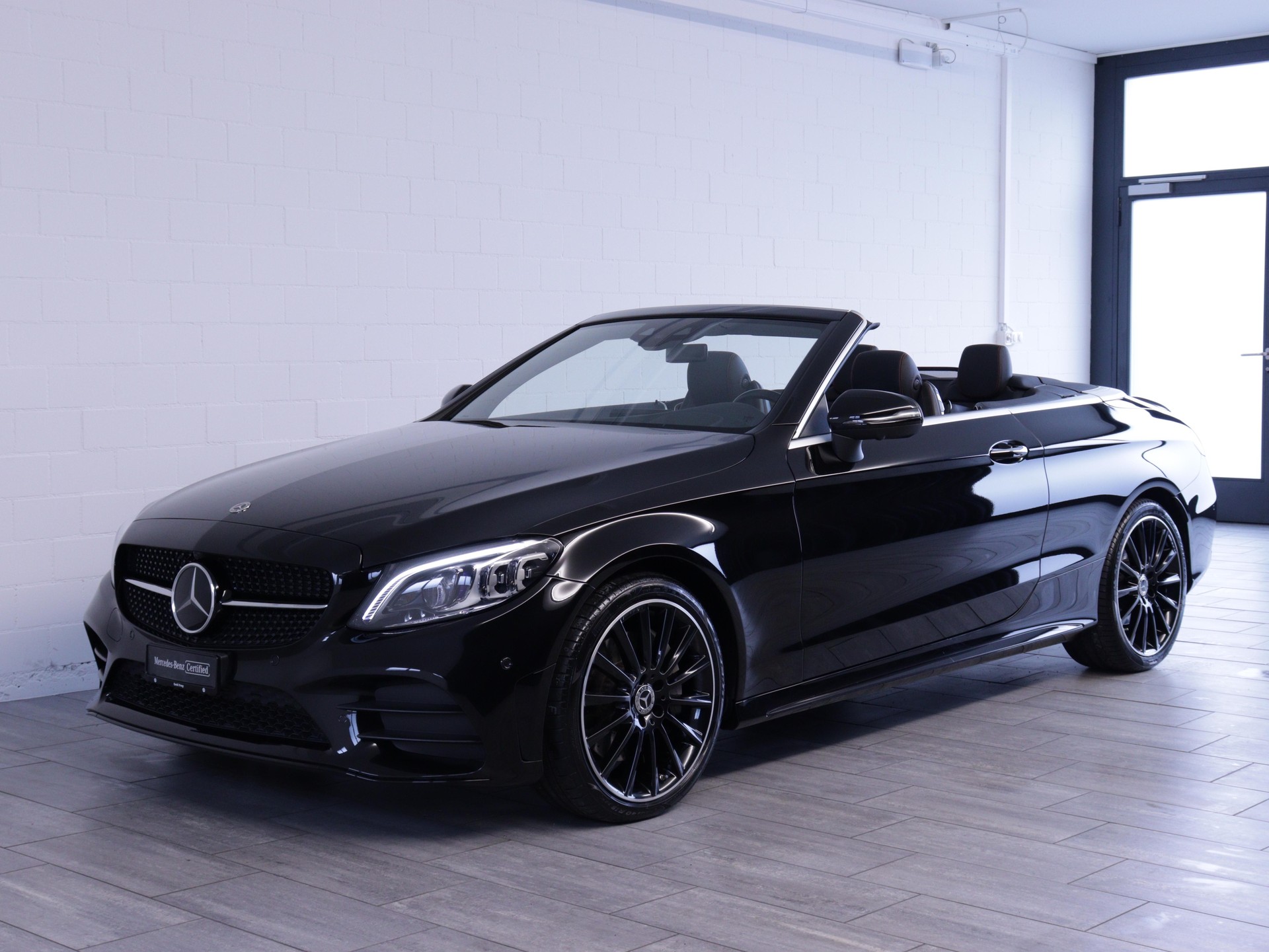 MERCEDES-BENZ C 300 AMG Line 4matic Cabriolet-image-5
