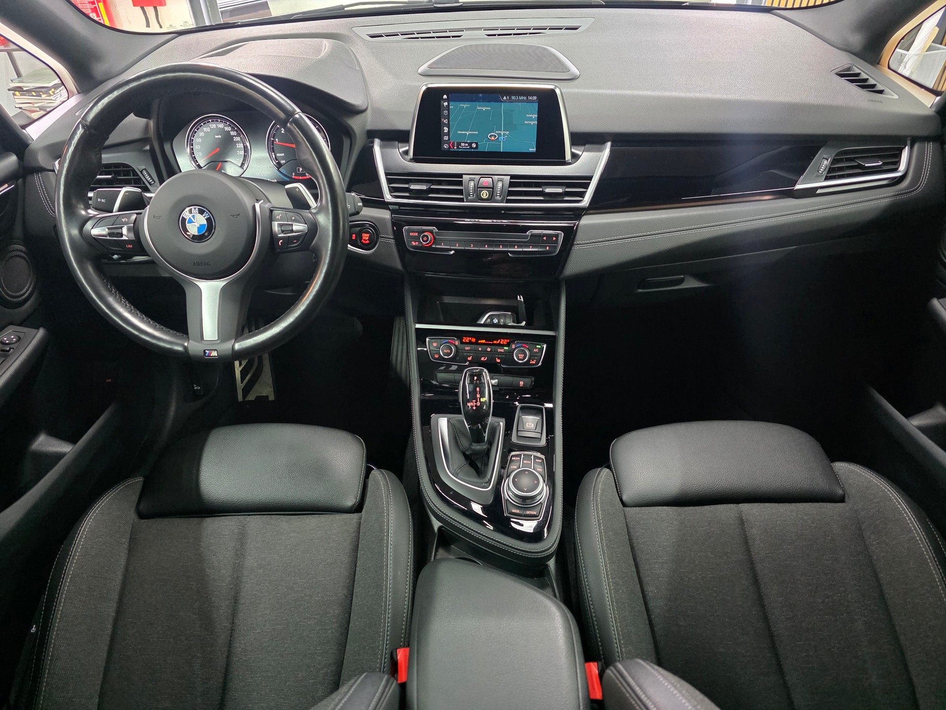 BMW 220i Active Tourer DKG M Sport LCI-image-11