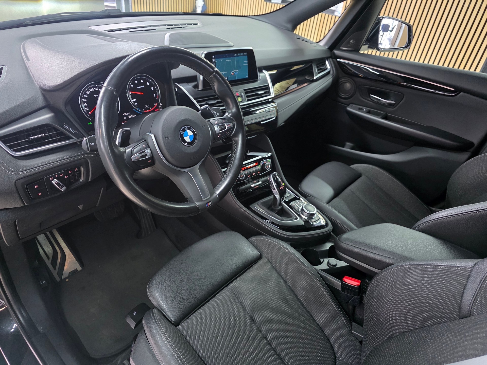 BMW 220i Active Tourer DKG M Sport LCI-image-7