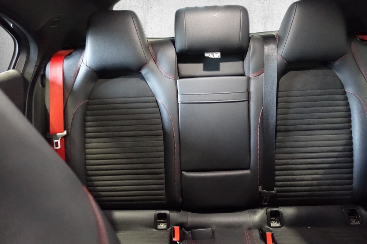 MERCEDES-BENZ A 250 Sport 7G-DCT-image-13