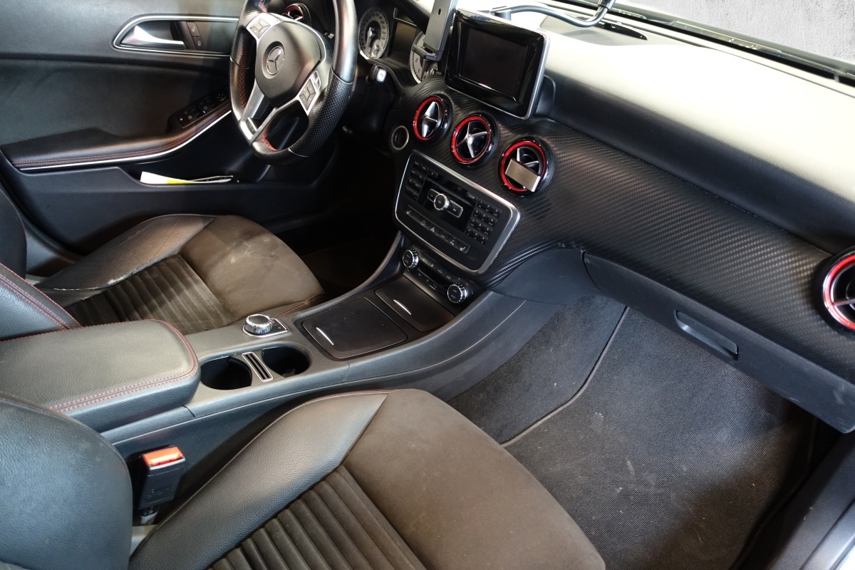 MERCEDES-BENZ A 250 Sport 7G-DCT-image-11