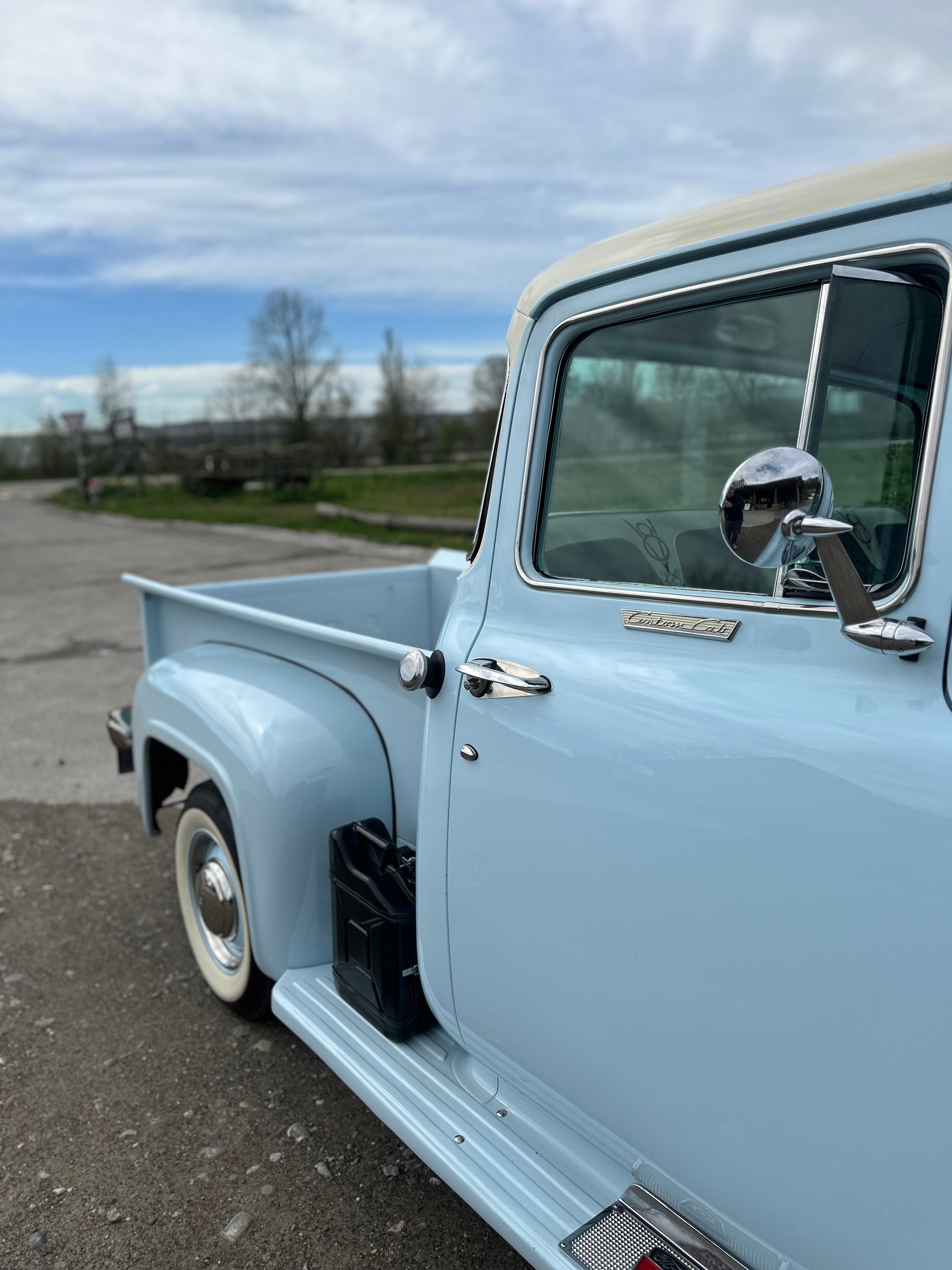 FORD F100 - Big Window!-image-5