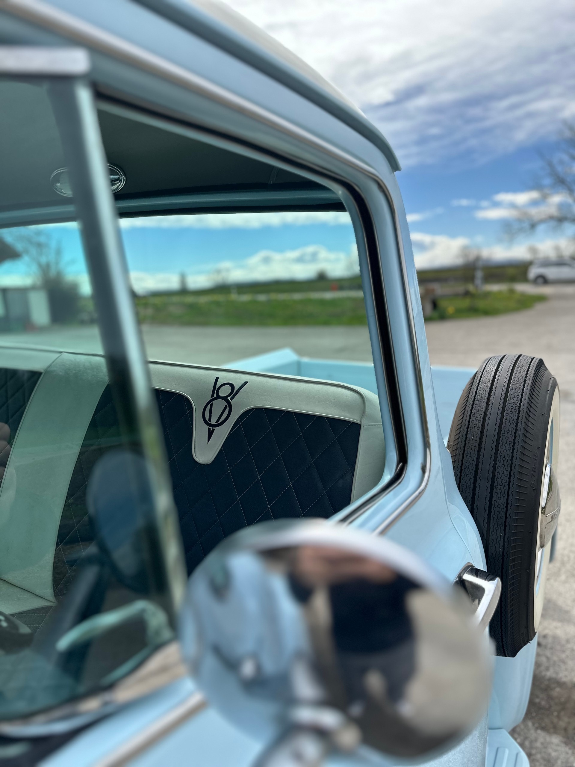 FORD F100 - Big Window!-image-2