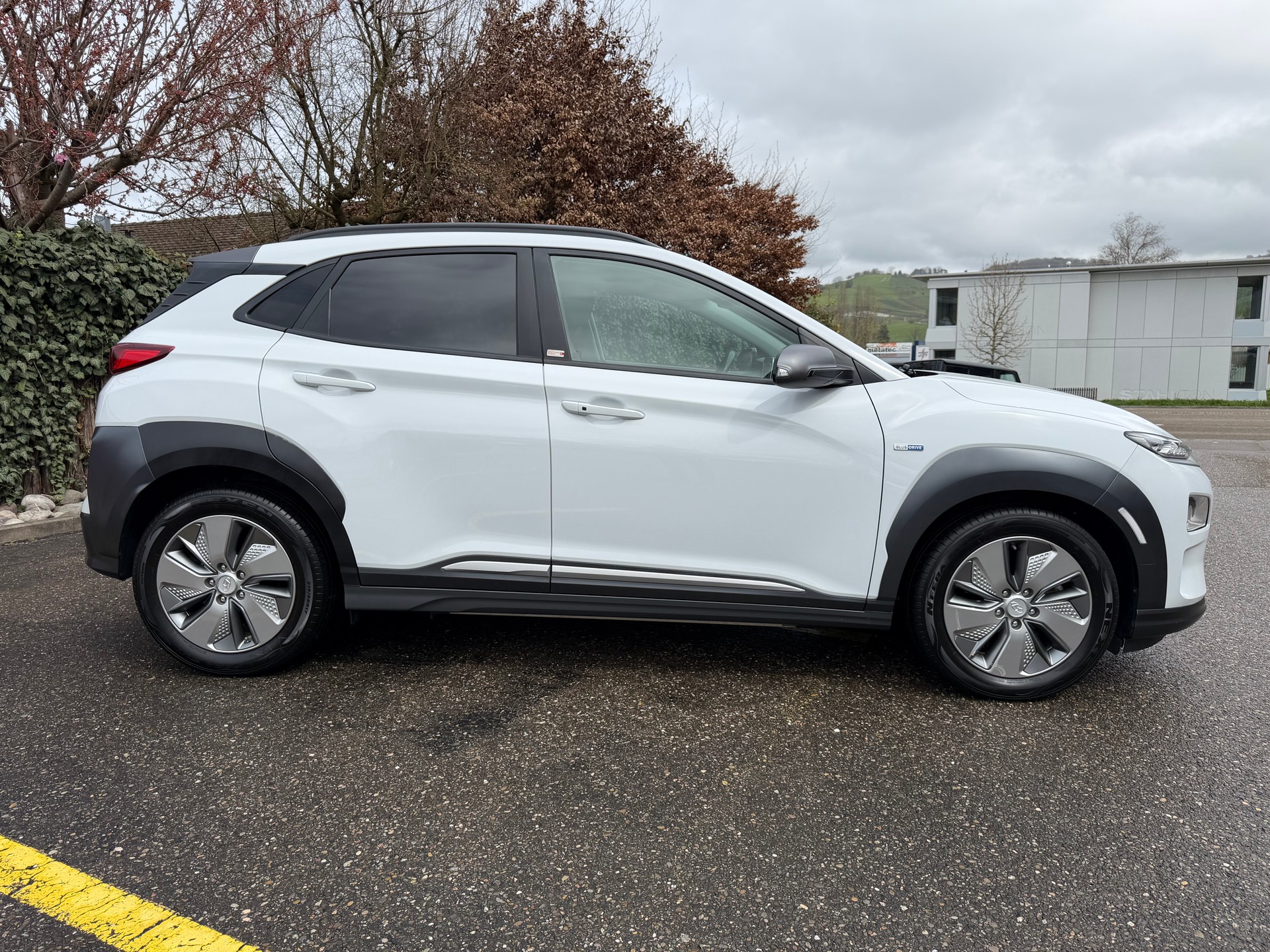 HYUNDAI Kona Electric Vertex 64KWh-showroom-element-1